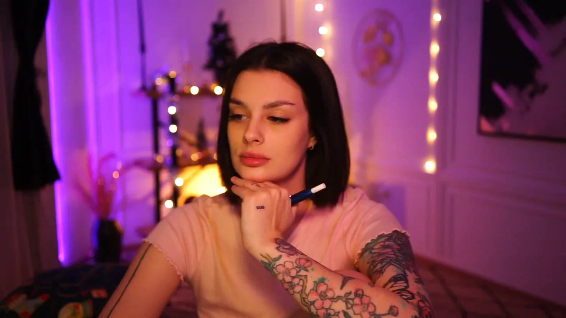 Gallery image thumbnail from lucynutty's myfreecams stream on, 12/10/2022, 14:13 image 12 of 20
