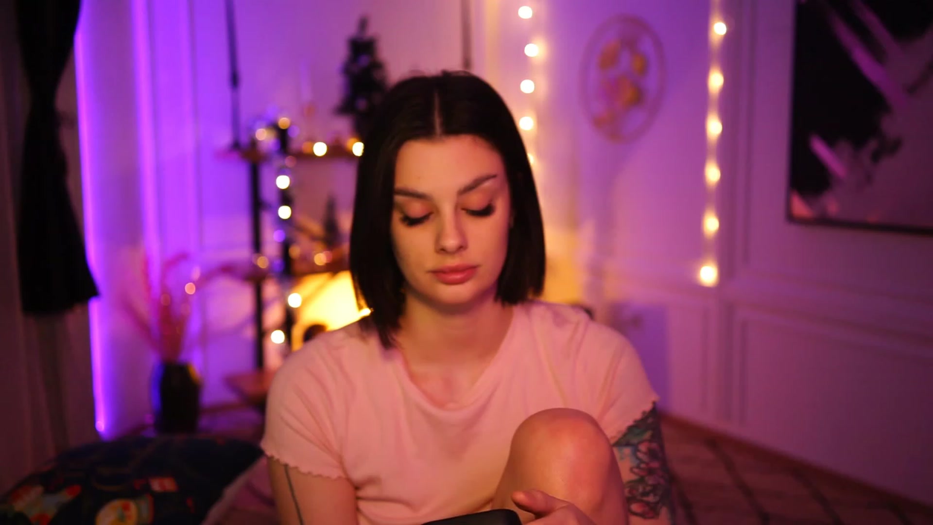 Gallery image thumbnail from lucynutty's myfreecams stream on, 12/10/2022, 14:13 image 11 of 20