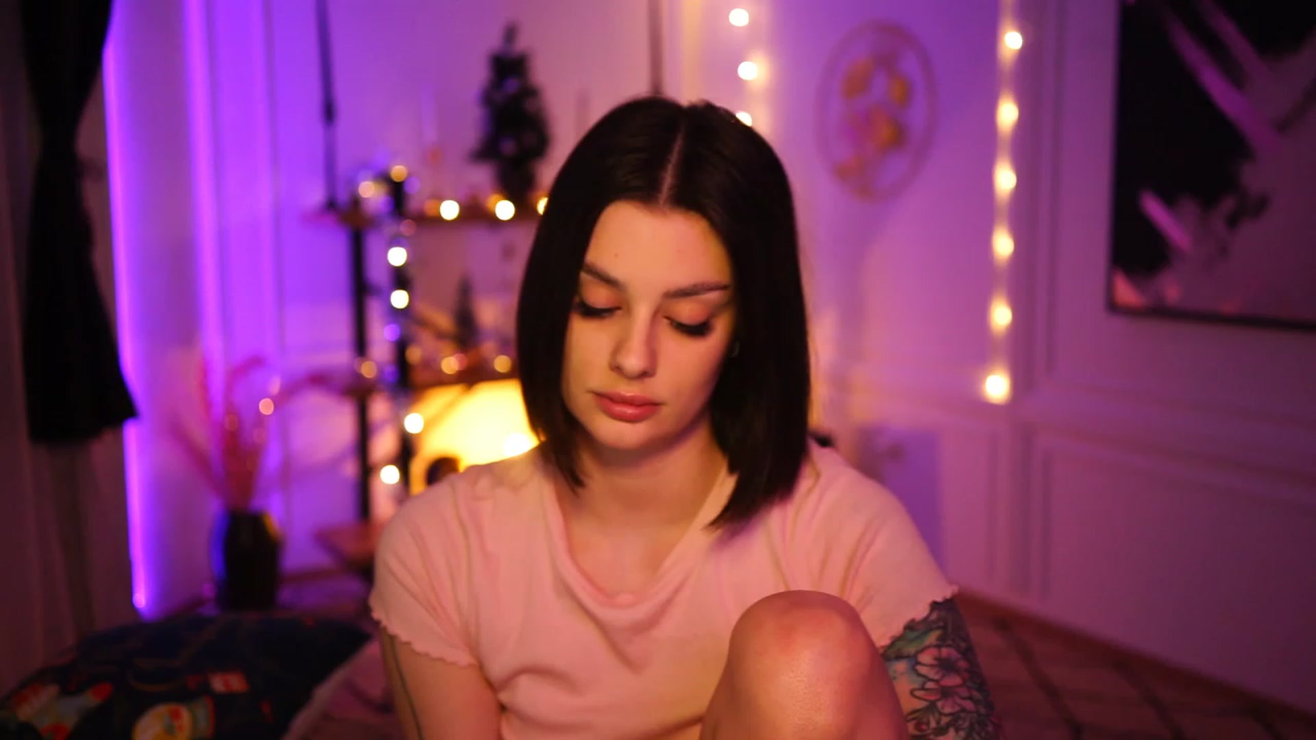 Gallery image thumbnail from lucynutty's myfreecams stream on, 12/10/2022, 14:13 image 14 of 20
