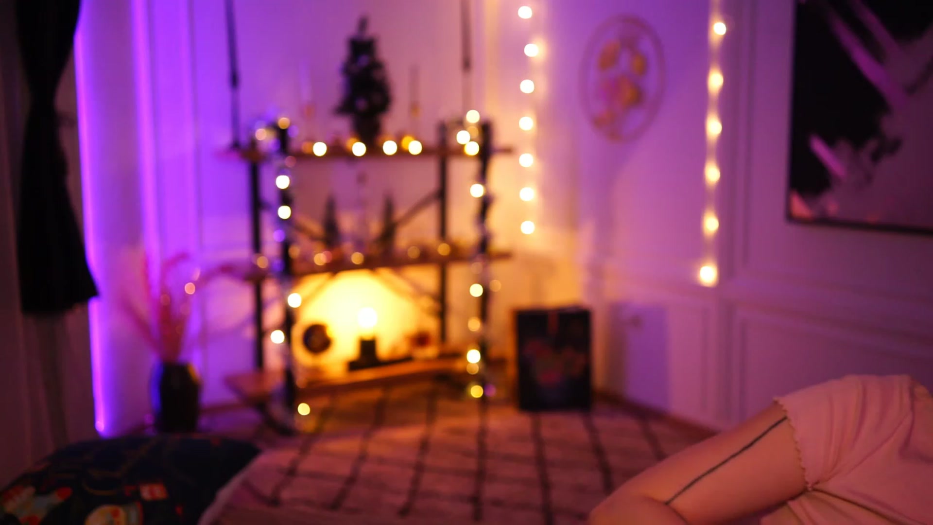 Gallery image thumbnail from lucynutty's myfreecams stream on, 12/10/2022, 15:16 image 10 of 20