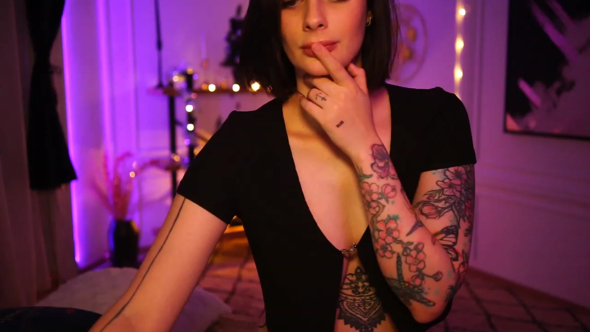Gallery image thumbnail from lucynutty's myfreecams stream on, 12/10/2022, 20:31 image 7 of 20