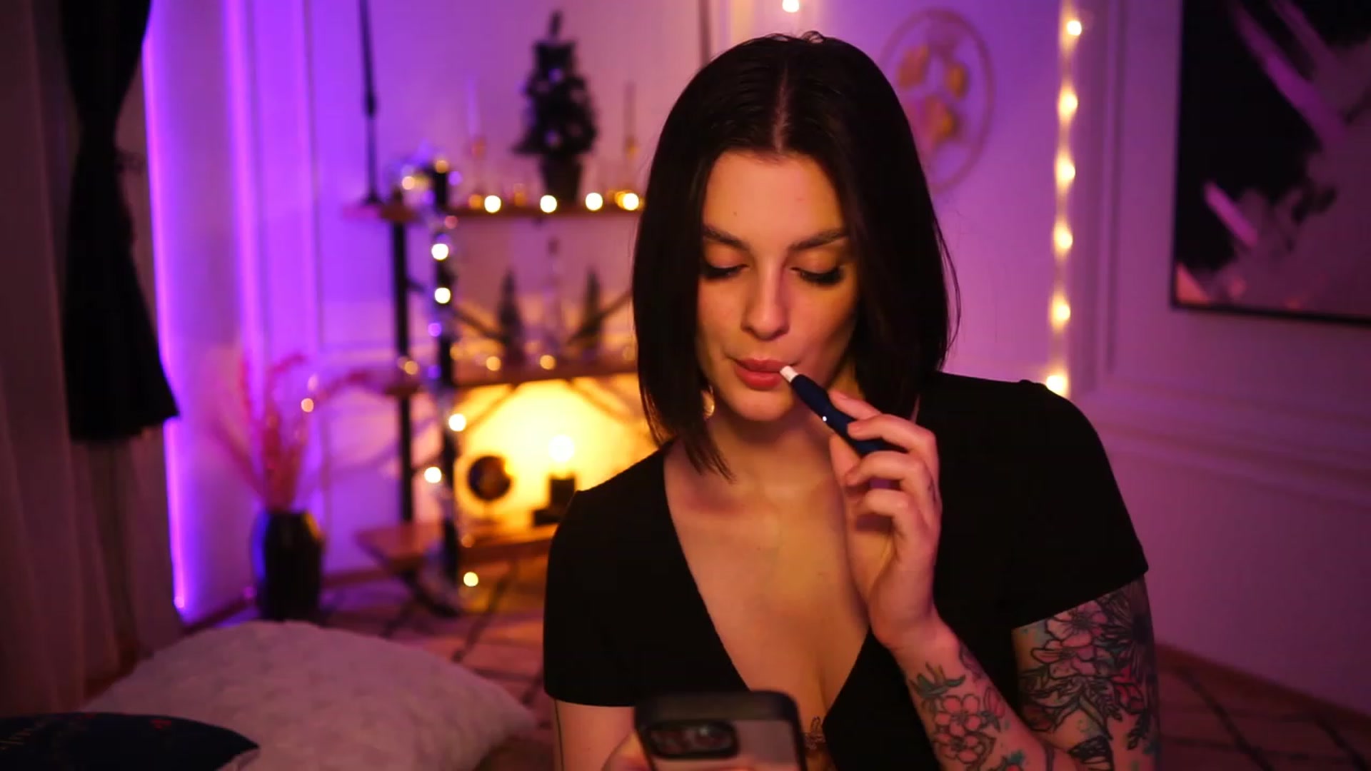 Gallery image thumbnail from lucynutty's myfreecams stream on, 12/10/2022, 20:31 image 14 of 20