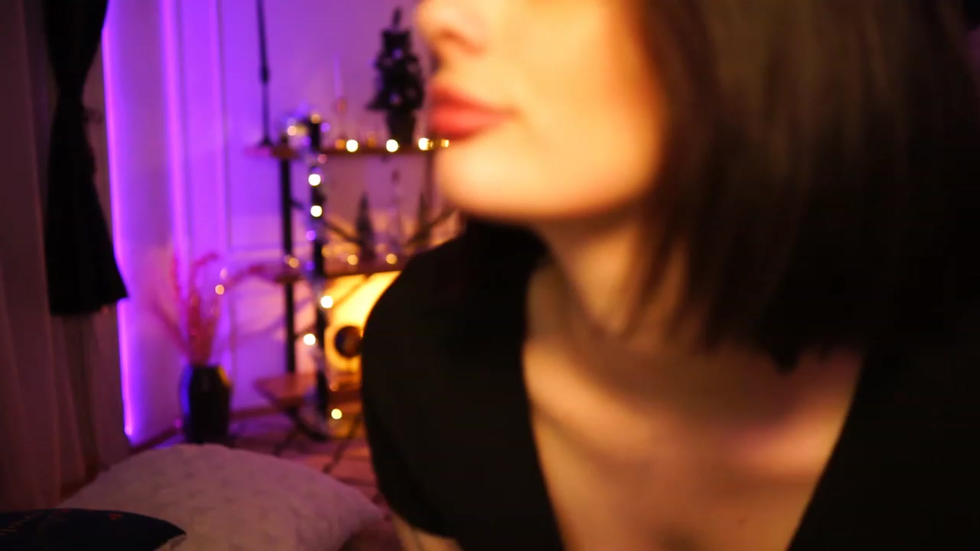 Gallery image thumbnail from lucynutty's myfreecams stream on, 12/10/2022, 20:31 image 12 of 20