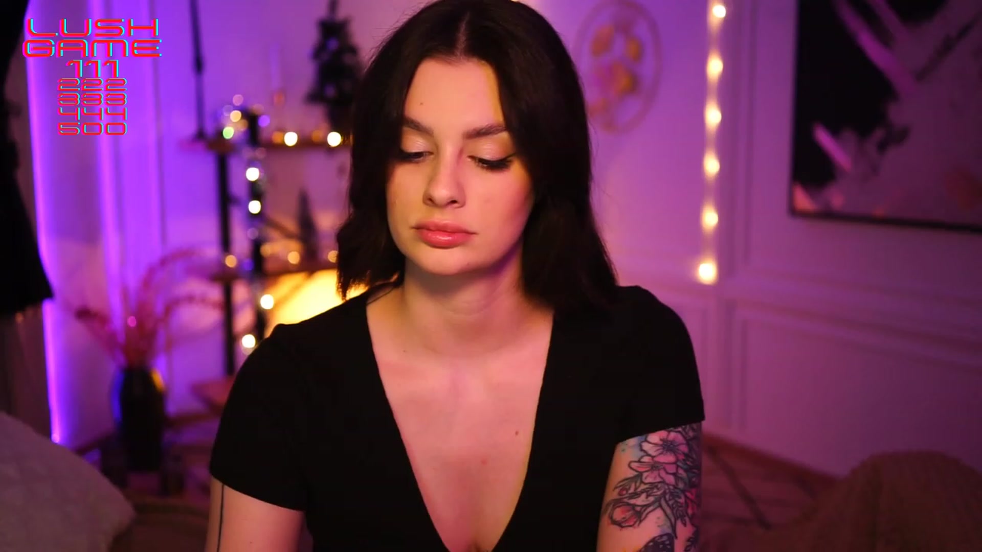 Gallery image thumbnail from lucynutty's myfreecams stream on, 12/16/2022, 18:22 image 8 of 20