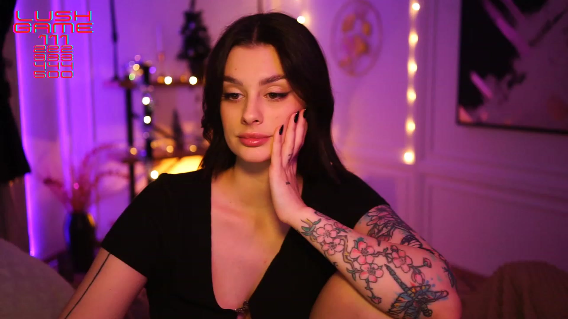 Gallery image thumbnail from lucynutty's myfreecams stream on, 12/16/2022, 18:22 image 17 of 20
