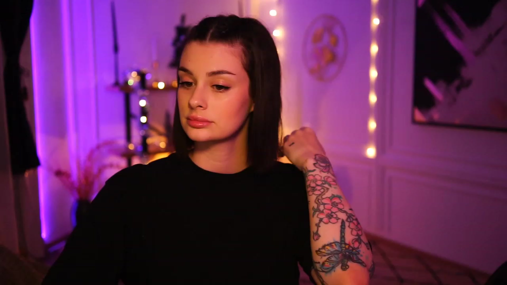 Gallery image thumbnail from lucynutty's myfreecams stream on, 12/20/2022, 22:04 image 19 of 20