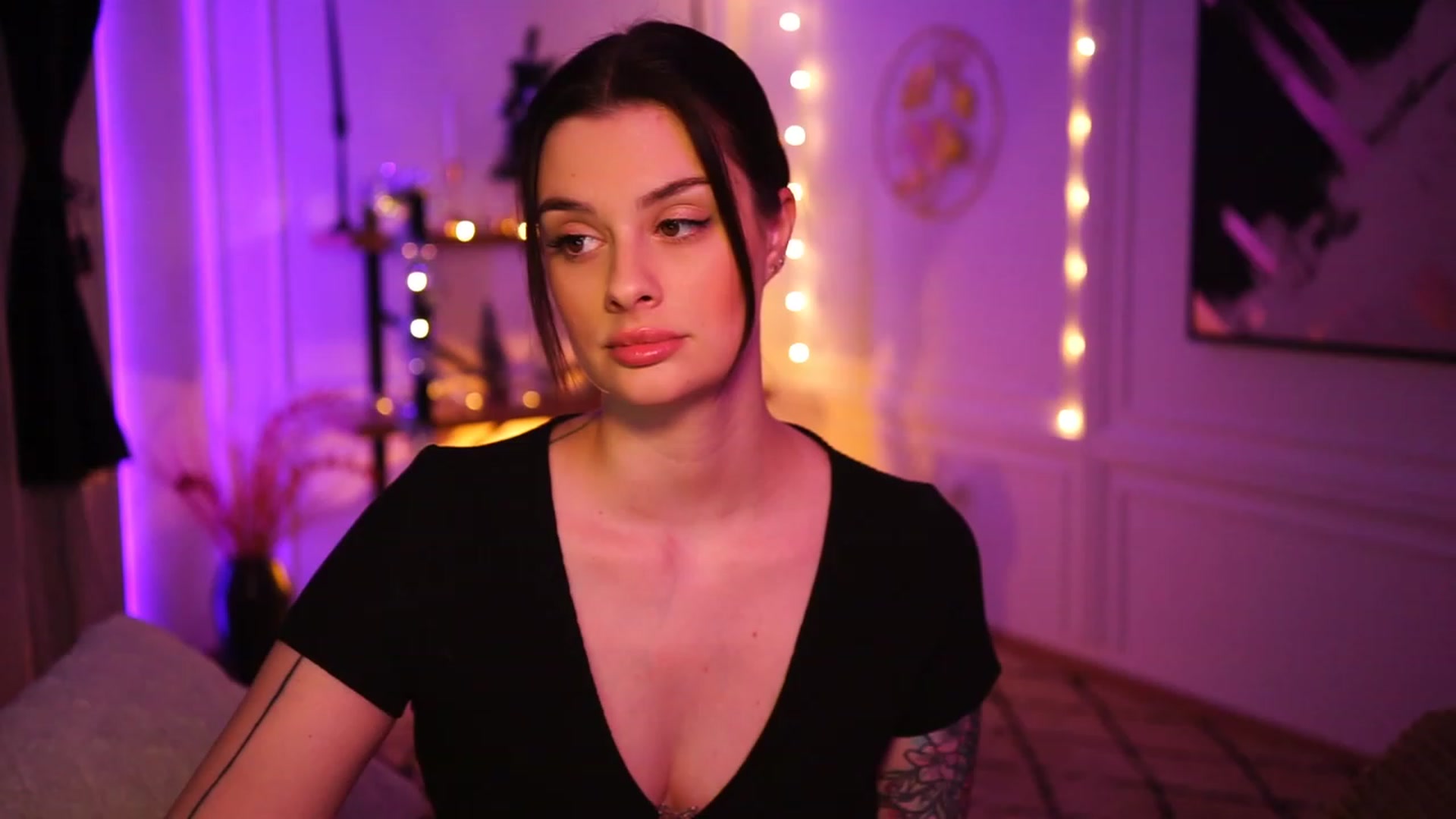 Gallery image thumbnail from lucynutty's myfreecams stream on, 12/26/2022, 18:04 image 4 of 20
