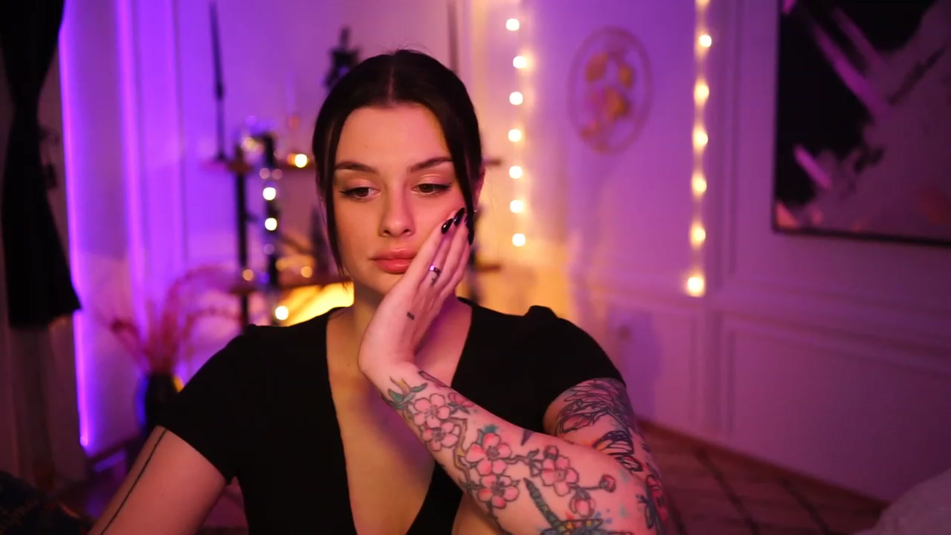 Gallery image thumbnail from lucynutty's myfreecams stream on, 12/26/2022, 19:04 image 8 of 20