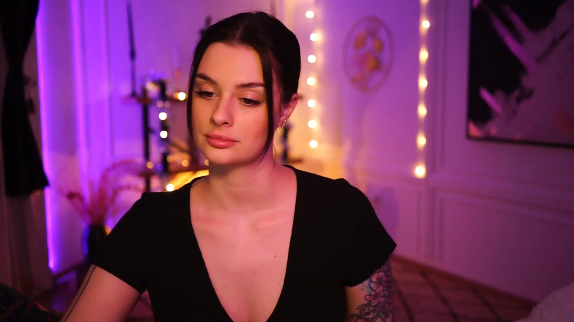 Gallery image thumbnail from lucynutty's myfreecams stream on, 12/26/2022, 19:04 image 7 of 20