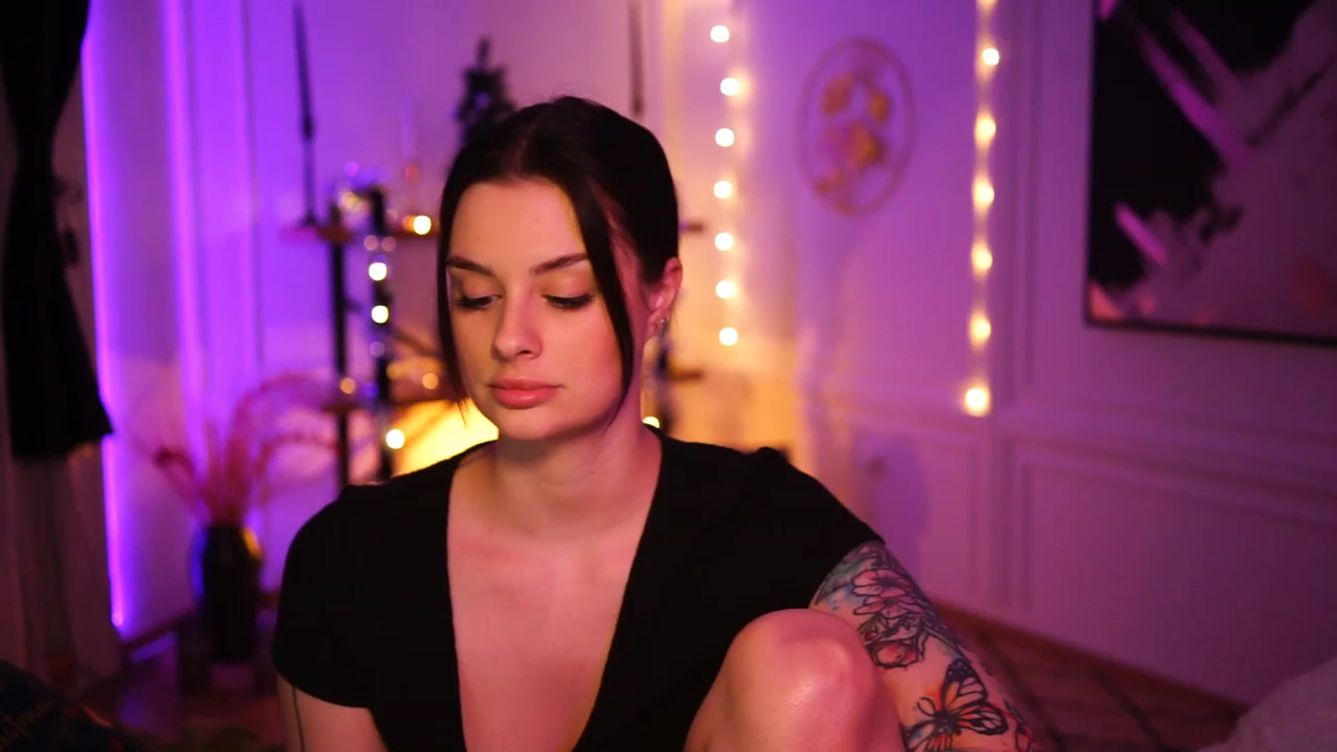 Gallery image thumbnail from lucynutty's myfreecams stream on, 12/26/2022, 19:04 image 10 of 20