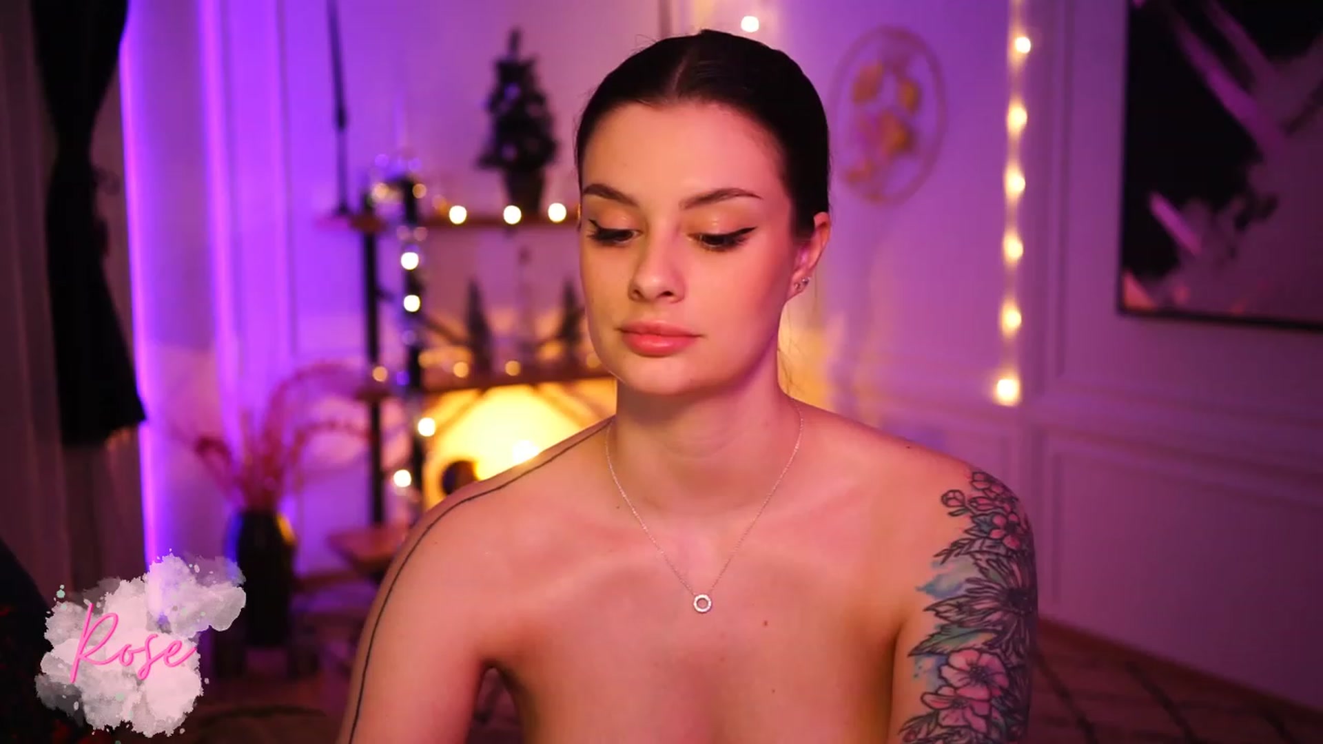 Gallery image thumbnail from lucynutty's myfreecams stream on, 12/31/2022, 14:18 image 12 of 20
