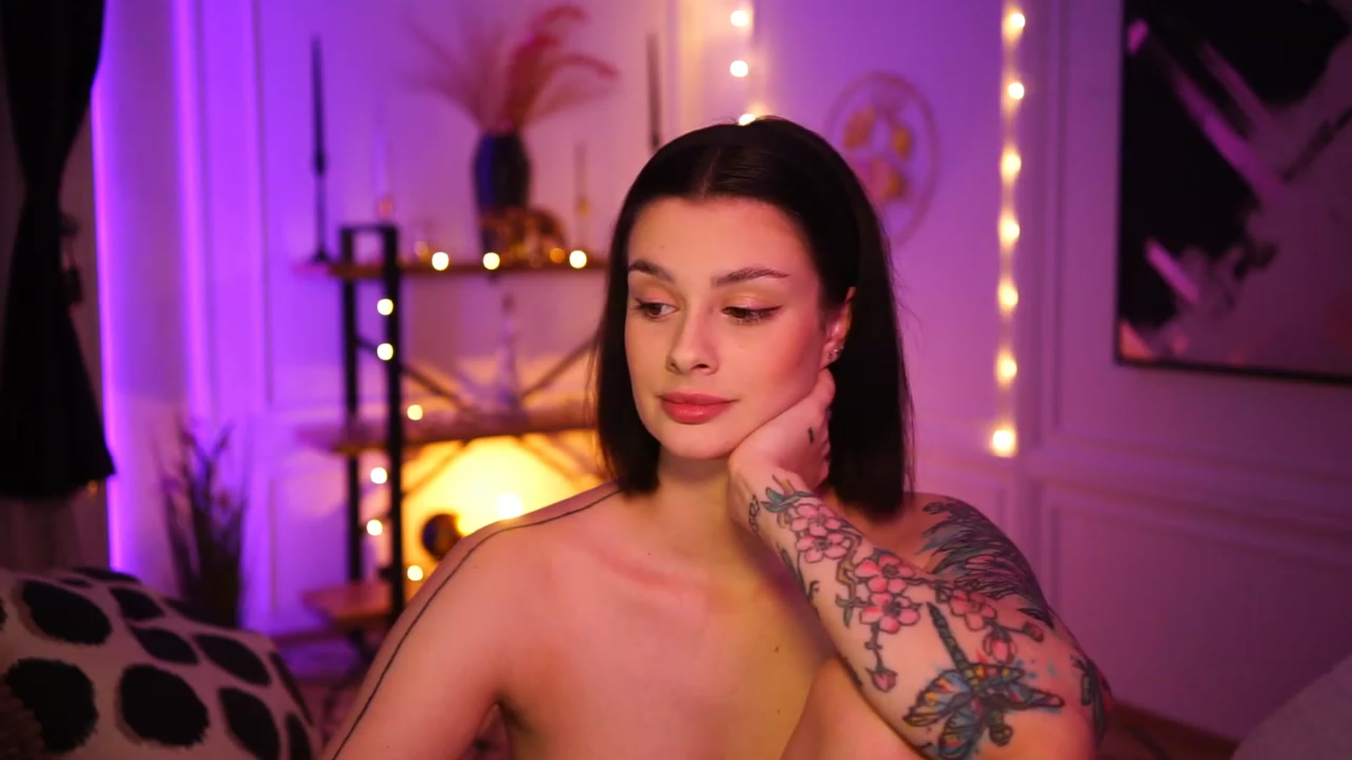 Gallery image thumbnail from lucynutty's myfreecams stream on, 01/02/2023, 19:29 image 7 of 20
