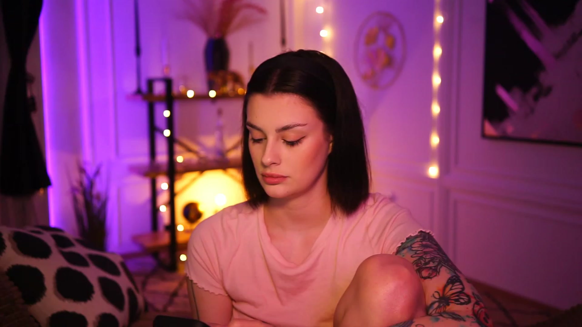 Gallery image thumbnail from lucynutty's myfreecams stream on, 01/02/2023, 19:29 image 14 of 20