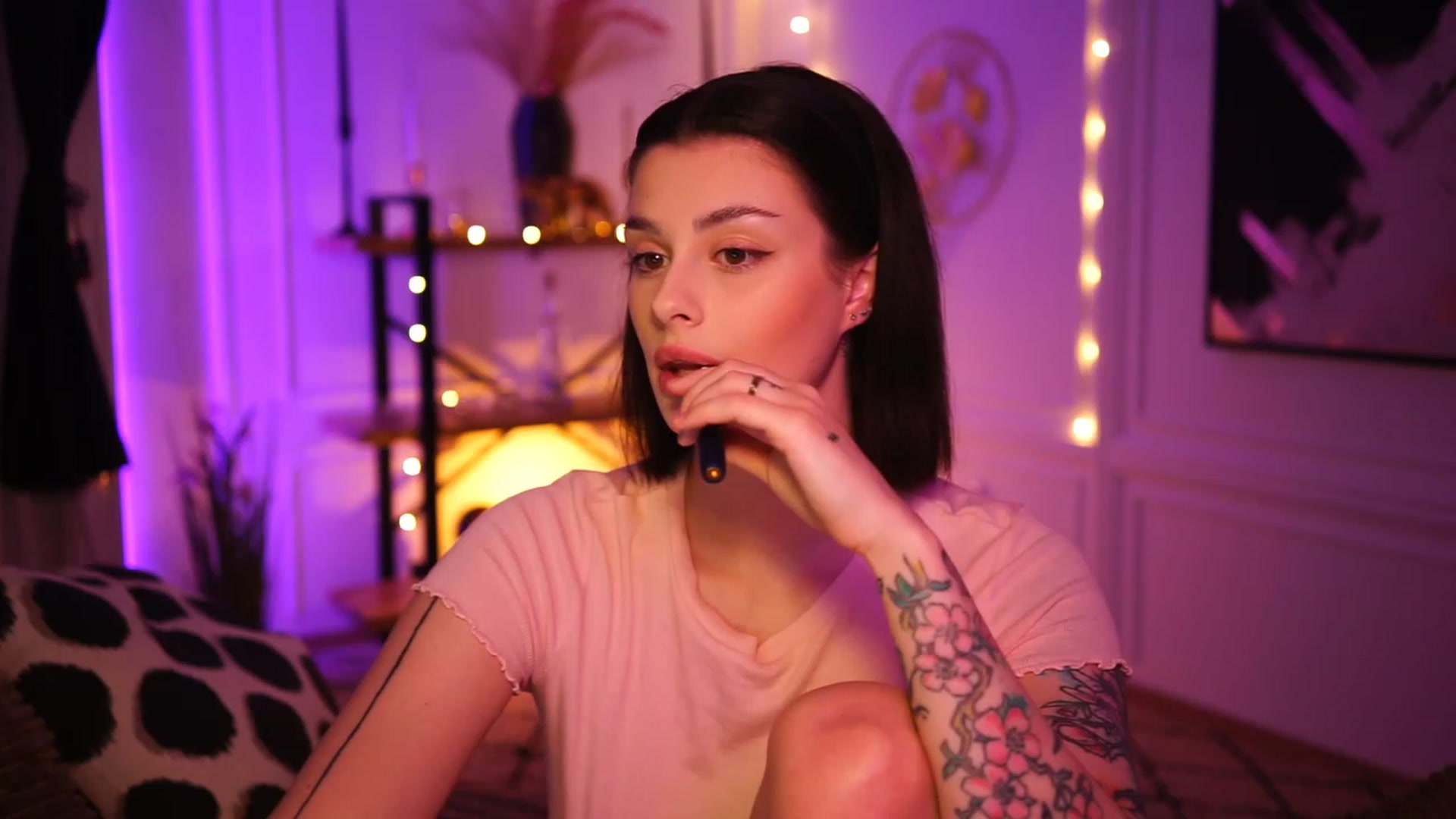 Gallery image thumbnail from lucynutty's myfreecams stream on, 01/02/2023, 19:29 image 13 of 20