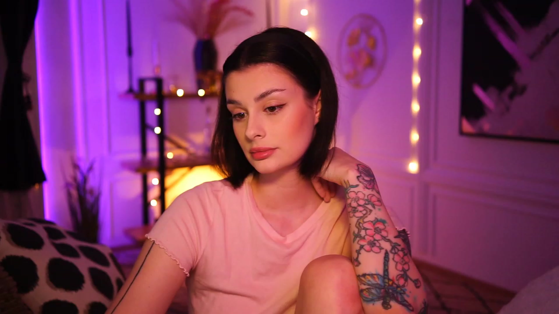 Gallery image thumbnail from lucynutty's myfreecams stream on, 01/02/2023, 19:29 image 3 of 20