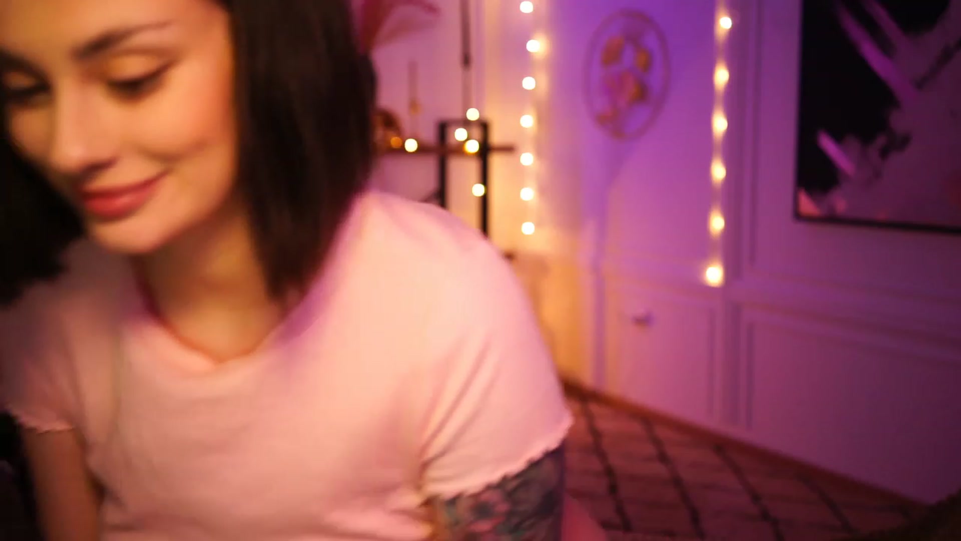 Gallery image thumbnail from lucynutty's myfreecams stream on, 01/02/2023, 21:04 image 10 of 20