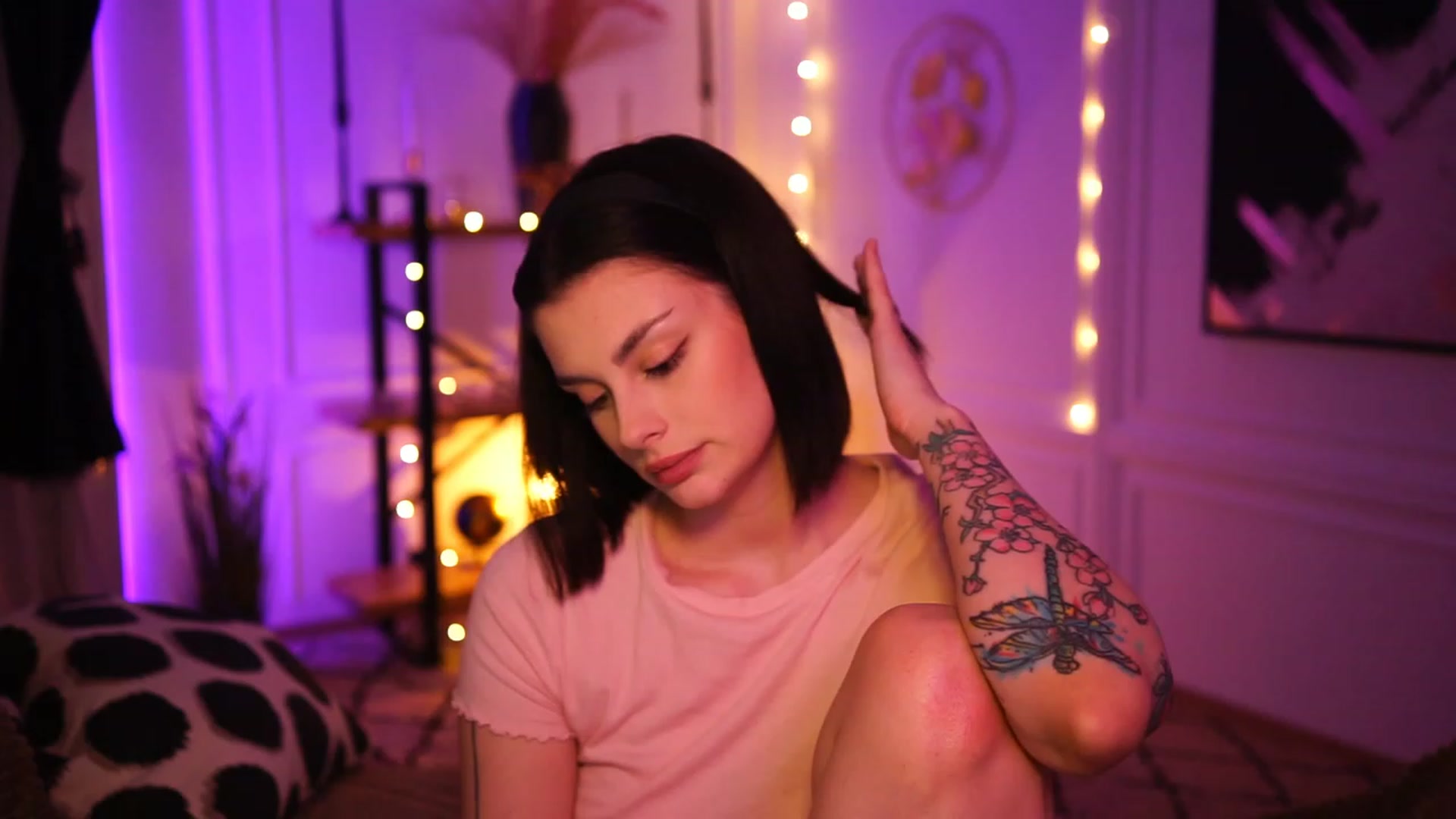 Gallery image thumbnail from lucynutty's myfreecams stream on, 01/02/2023, 21:04 image 2 of 20