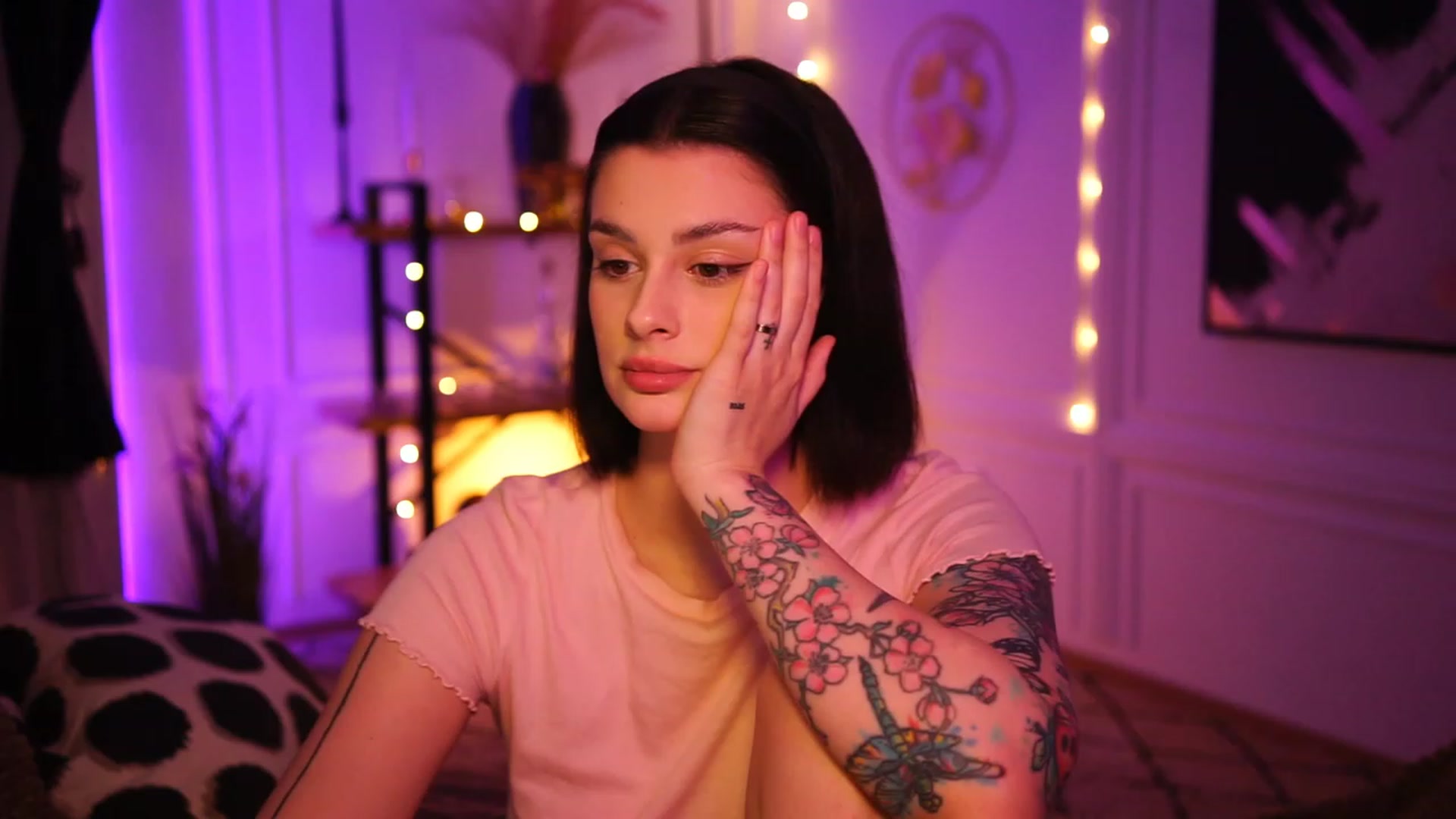 Gallery image thumbnail from lucynutty's myfreecams stream on, 01/02/2023, 21:04 image 4 of 20