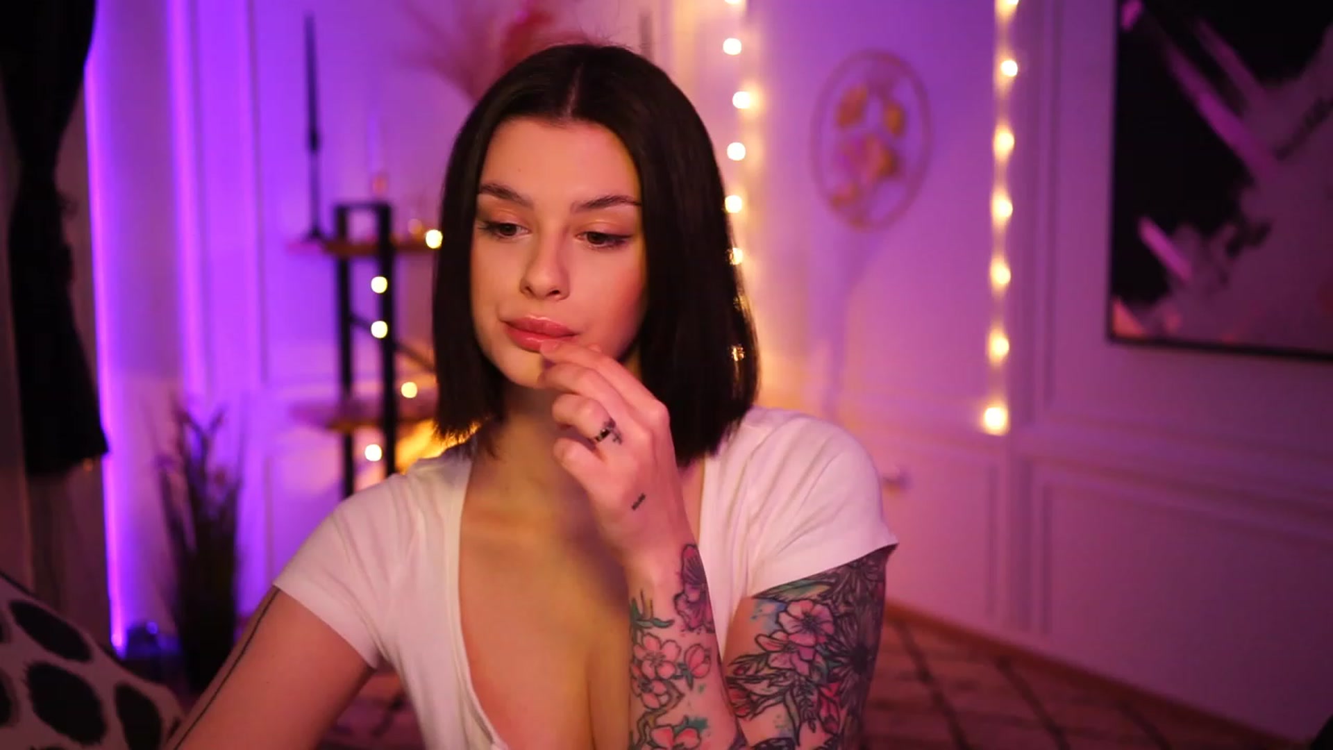 Gallery image thumbnail from lucynutty's myfreecams stream on, 01/04/2023, 11:19 image 5 of 20