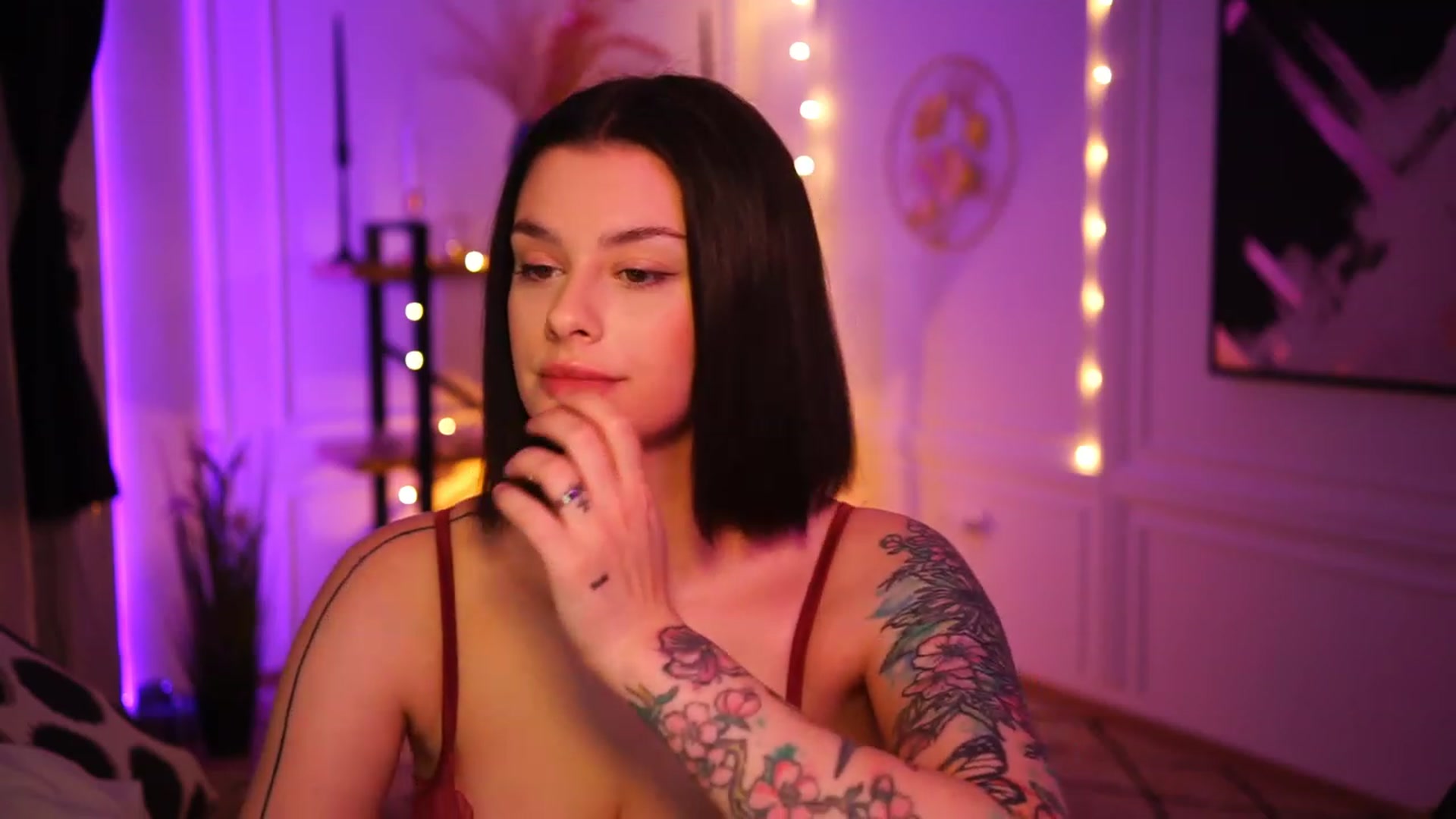 Gallery image thumbnail from lucynutty's myfreecams stream on, 01/04/2023, 11:19 image 20 of 20
