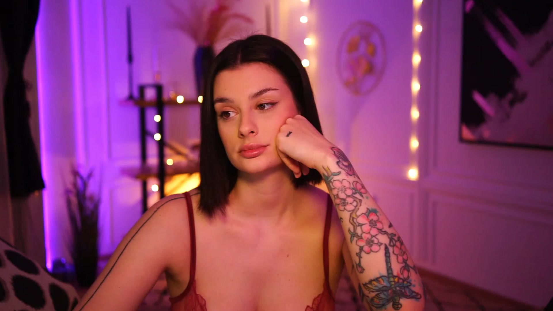 Gallery image thumbnail from lucynutty's myfreecams stream on, 01/04/2023, 11:56 image 5 of 20