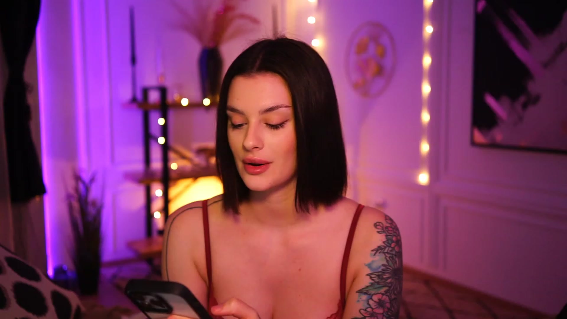Gallery image thumbnail from lucynutty's myfreecams stream on, 01/04/2023, 13:42 image 5 of 20