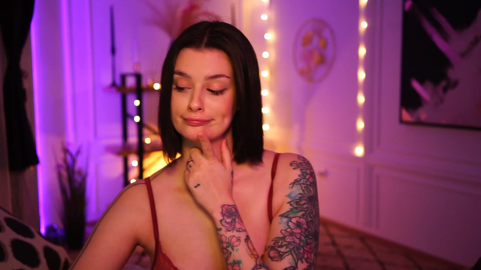 Gallery image thumbnail from lucynutty's myfreecams stream on, 01/04/2023, 13:42 image 10 of 20