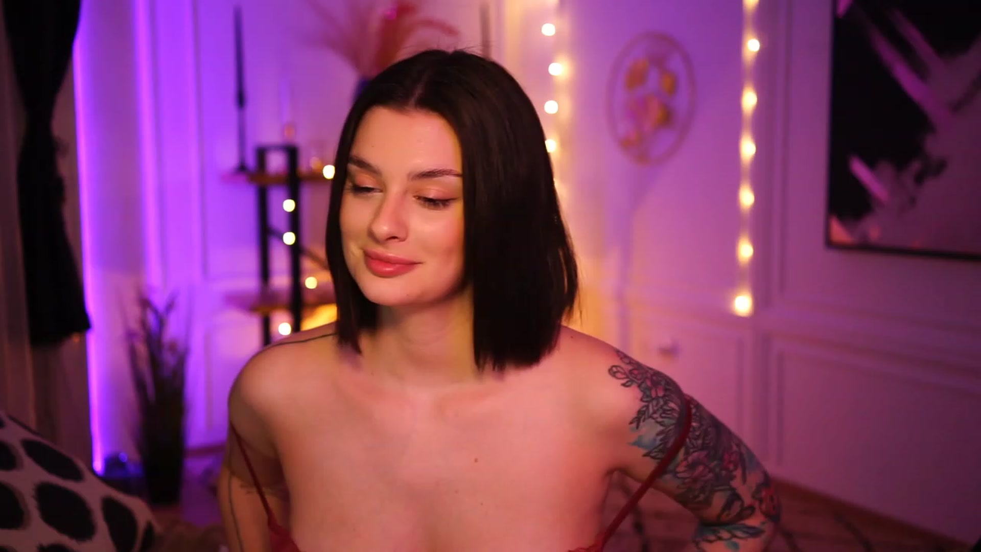 Gallery image thumbnail from lucynutty's myfreecams stream on, 01/04/2023, 14:44 image 4 of 20