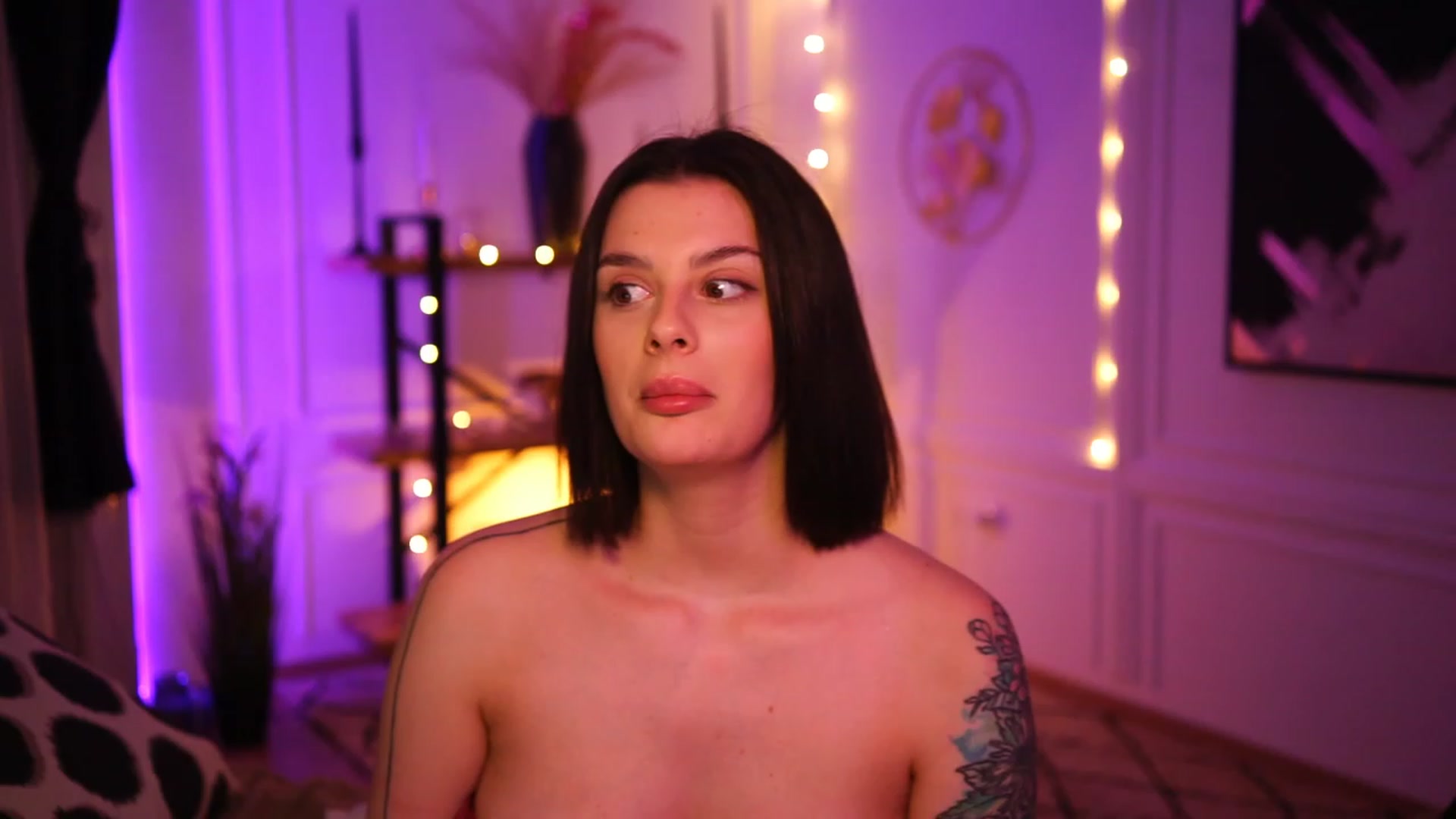 Gallery image thumbnail from lucynutty's myfreecams stream on, 01/04/2023, 14:44 image 2 of 20