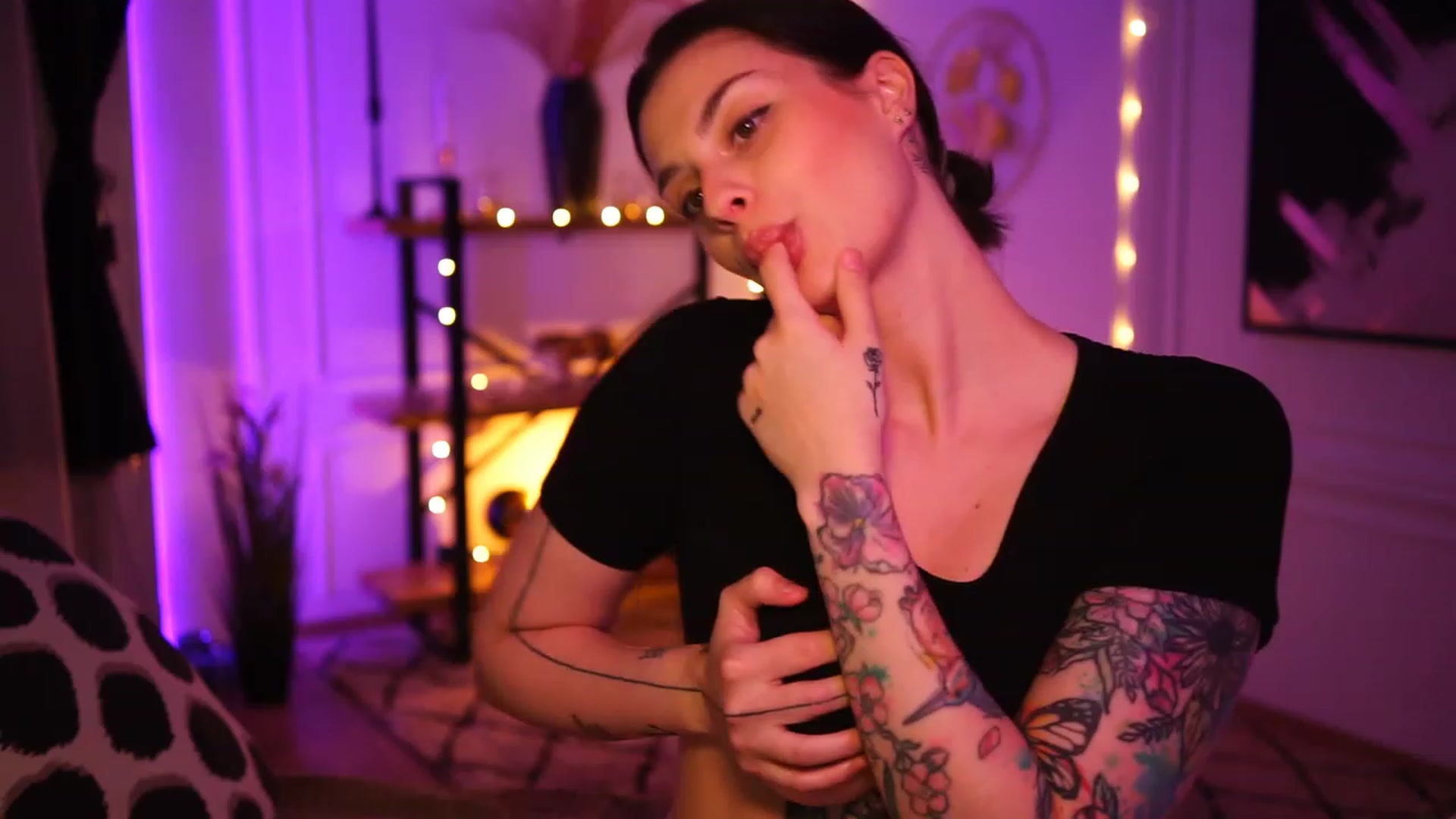 Gallery image thumbnail from lucynutty's myfreecams stream on, 01/08/2023, 17:25 image 12 of 20