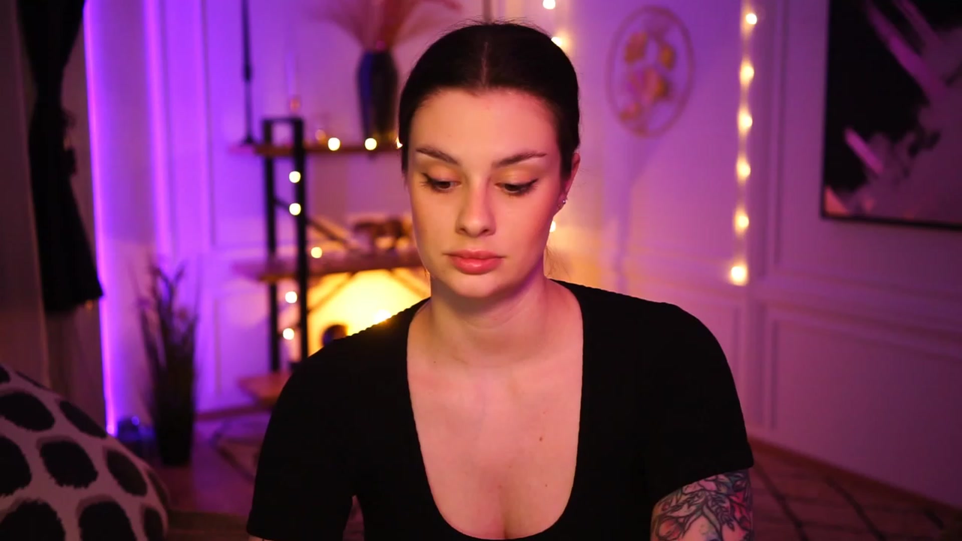 Gallery image thumbnail from lucynutty's myfreecams stream on, 01/08/2023, 18:33 image 9 of 20