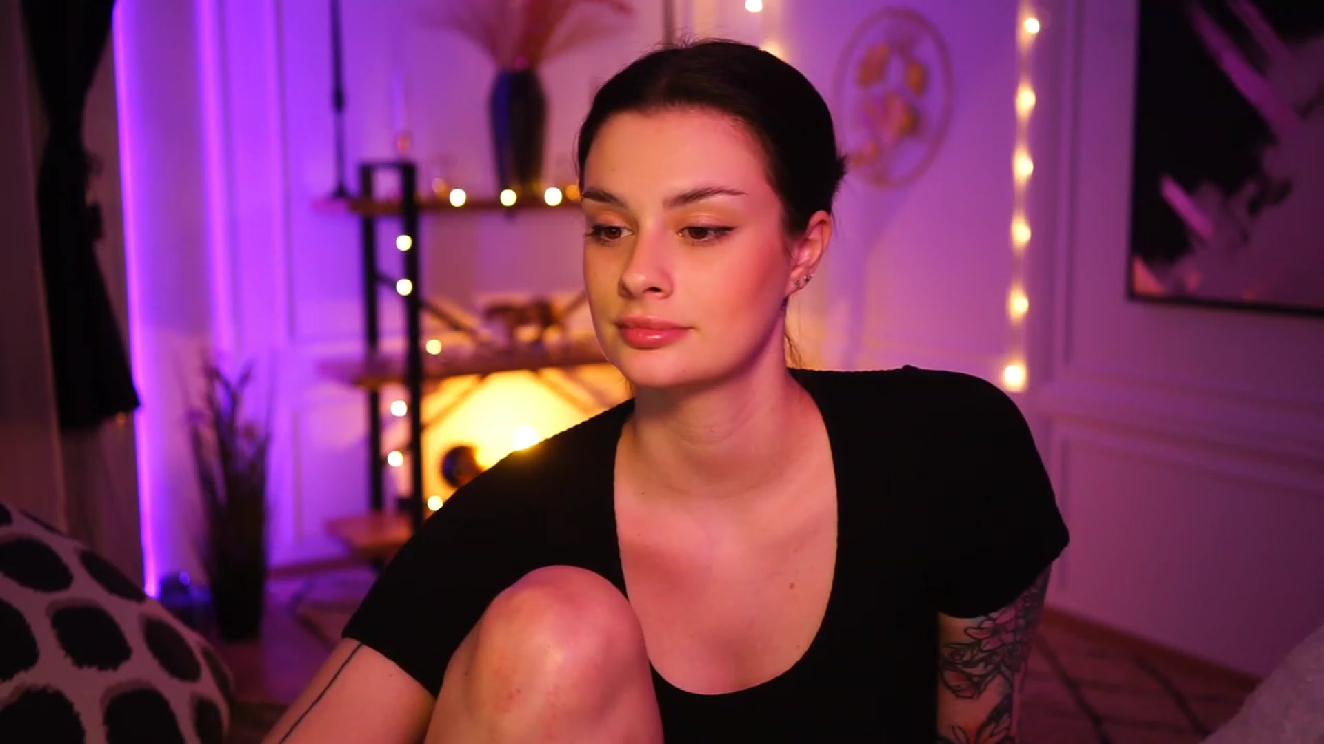 Gallery image thumbnail from lucynutty's myfreecams stream on, 01/08/2023, 18:33 image 20 of 20