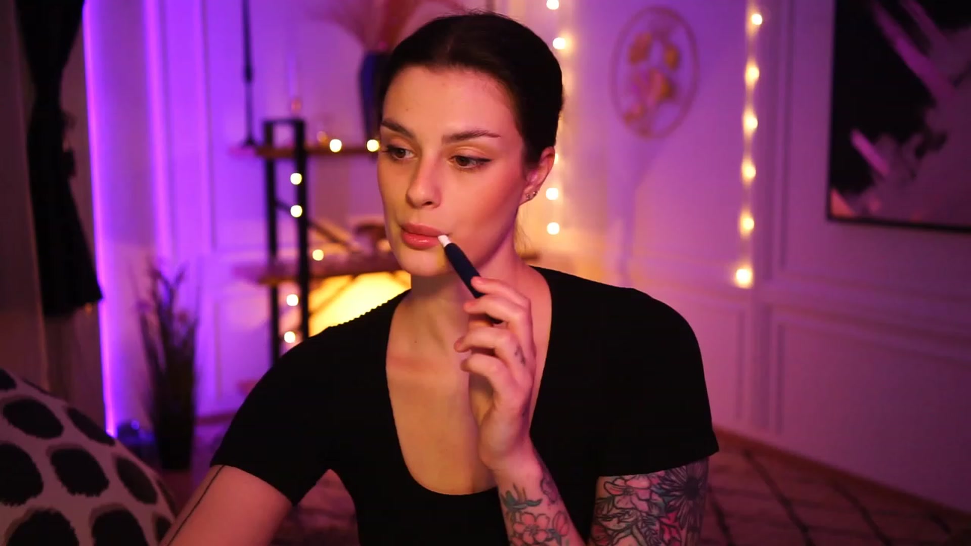 Gallery image thumbnail from lucynutty's myfreecams stream on, 01/08/2023, 18:33 image 3 of 20