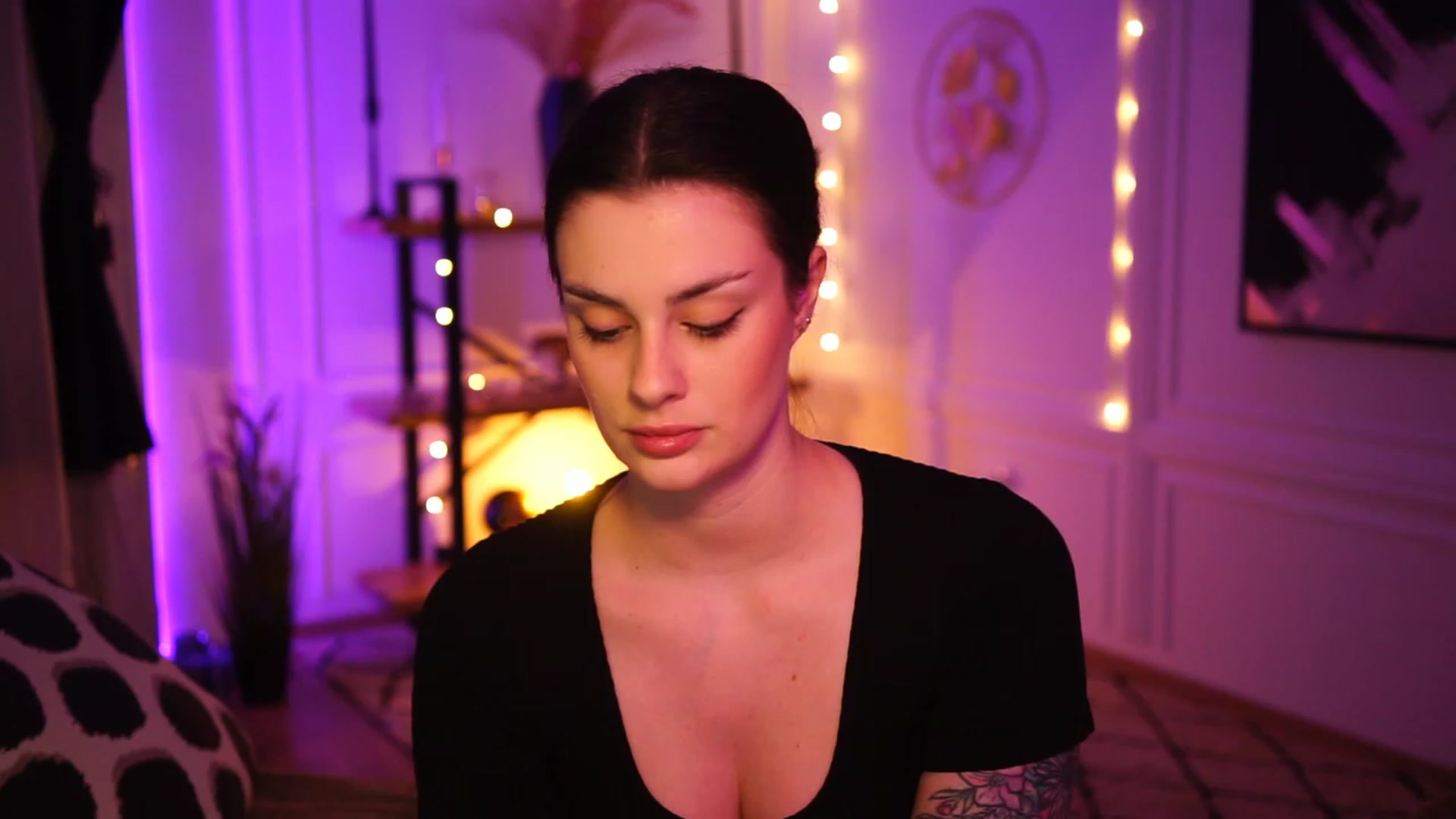 Gallery image thumbnail from lucynutty's myfreecams stream on, 01/08/2023, 18:33 image 10 of 20