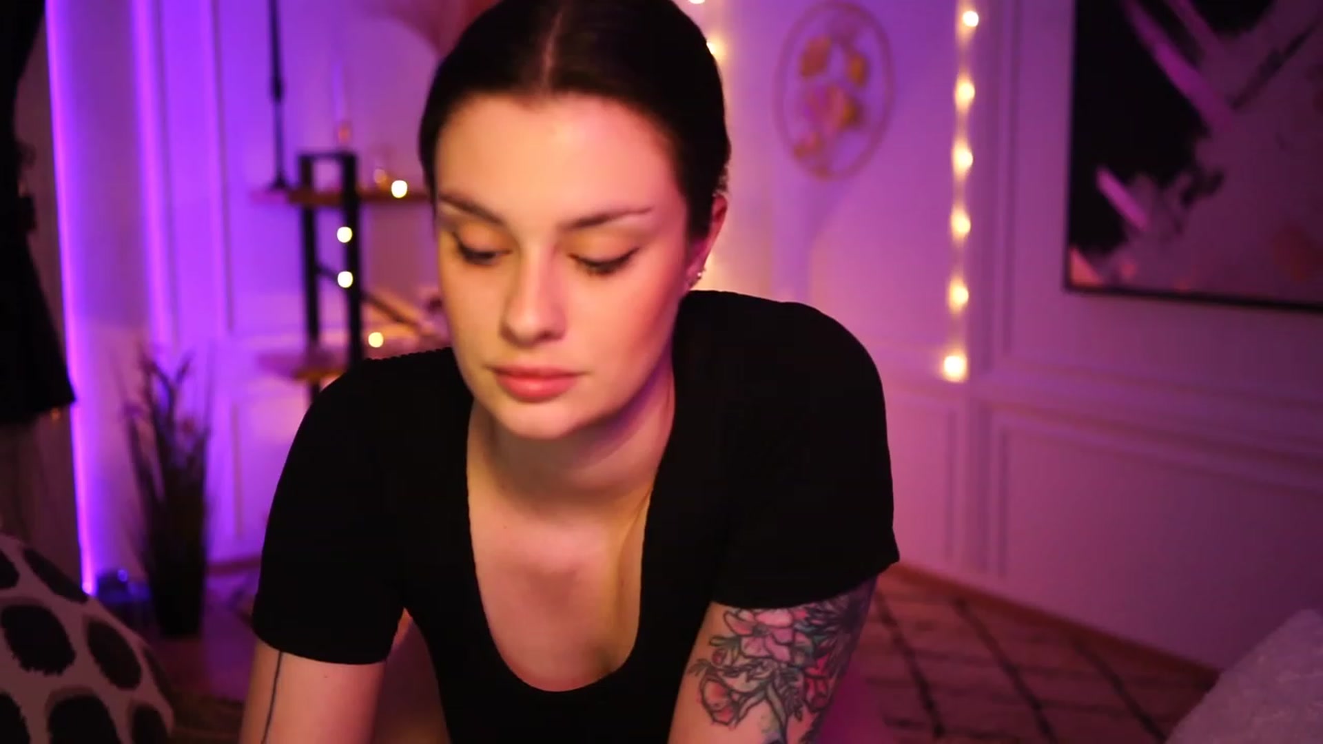 Gallery image thumbnail from lucynutty's myfreecams stream on, 01/08/2023, 19:58 image 4 of 20