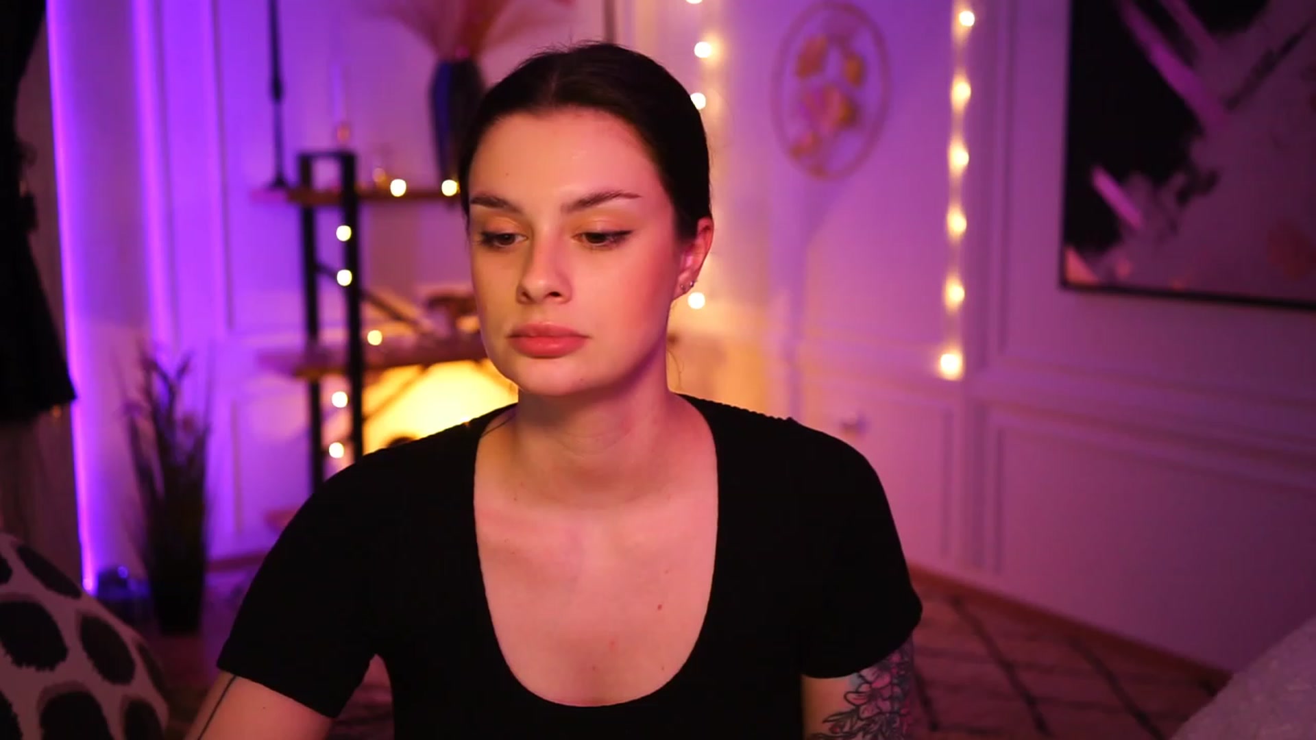 Gallery image thumbnail from lucynutty's myfreecams stream on, 01/08/2023, 19:58 image 1 of 20