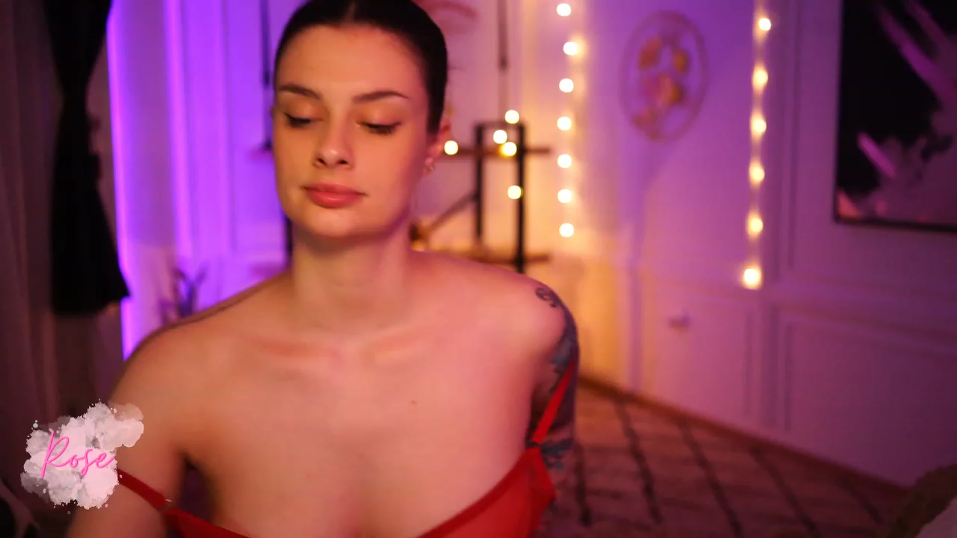 Gallery image thumbnail from lucynutty's myfreecams stream on, 01/13/2023, 18:15 image 6 of 20