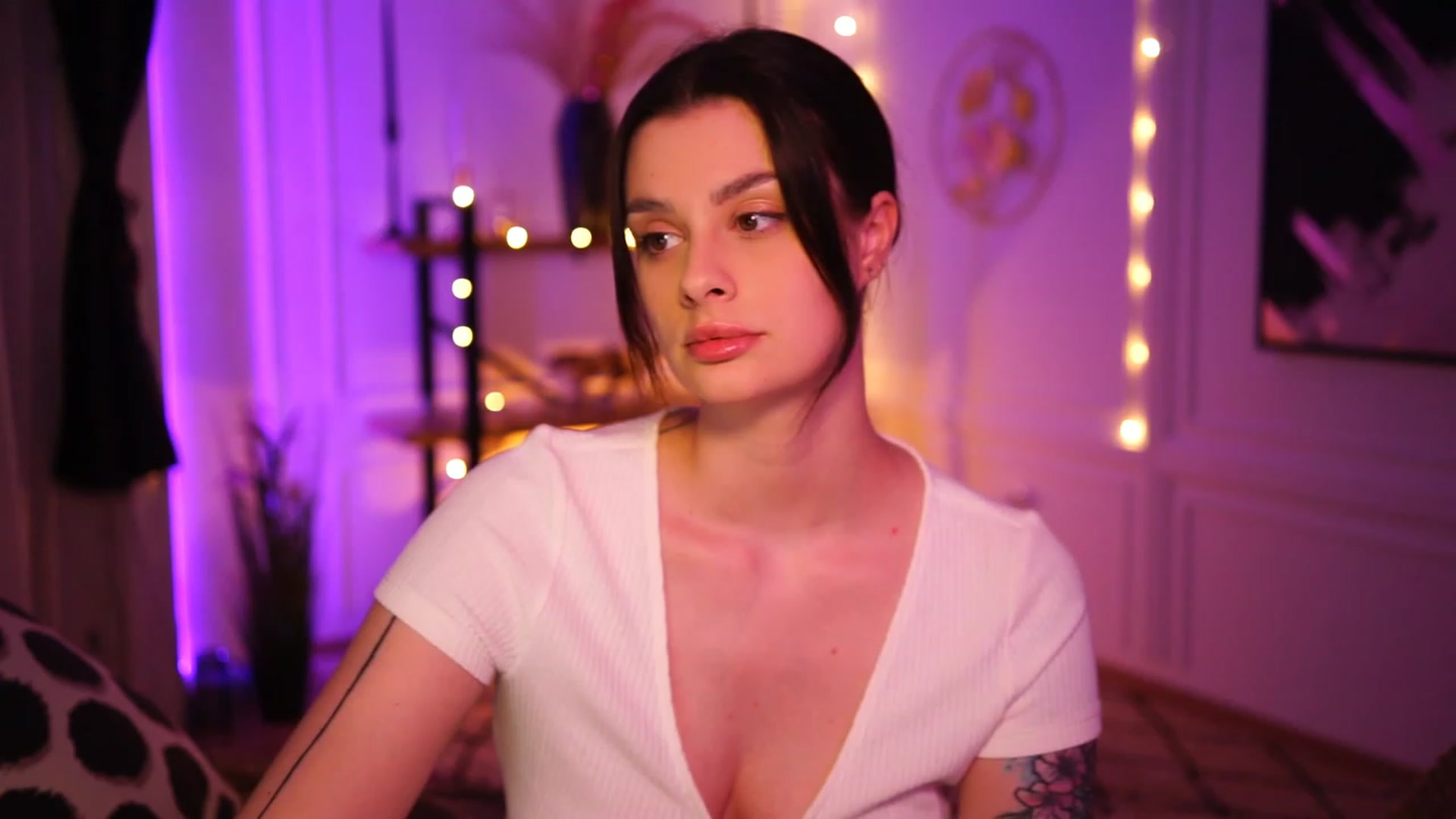 Gallery image thumbnail from lucynutty's myfreecams stream on, 01/19/2023, 20:41 image 1 of 20