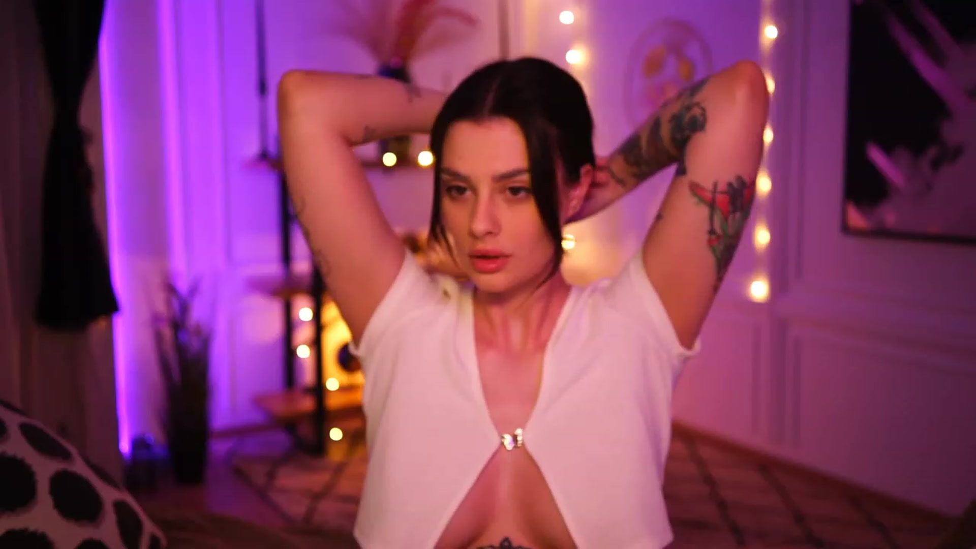 Gallery image thumbnail from lucynutty's myfreecams stream on, 01/19/2023, 20:41 image 11 of 20