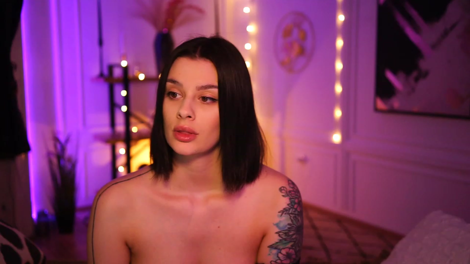Gallery image thumbnail from lucynutty's myfreecams stream on, 01/21/2023, 18:55 image 8 of 20