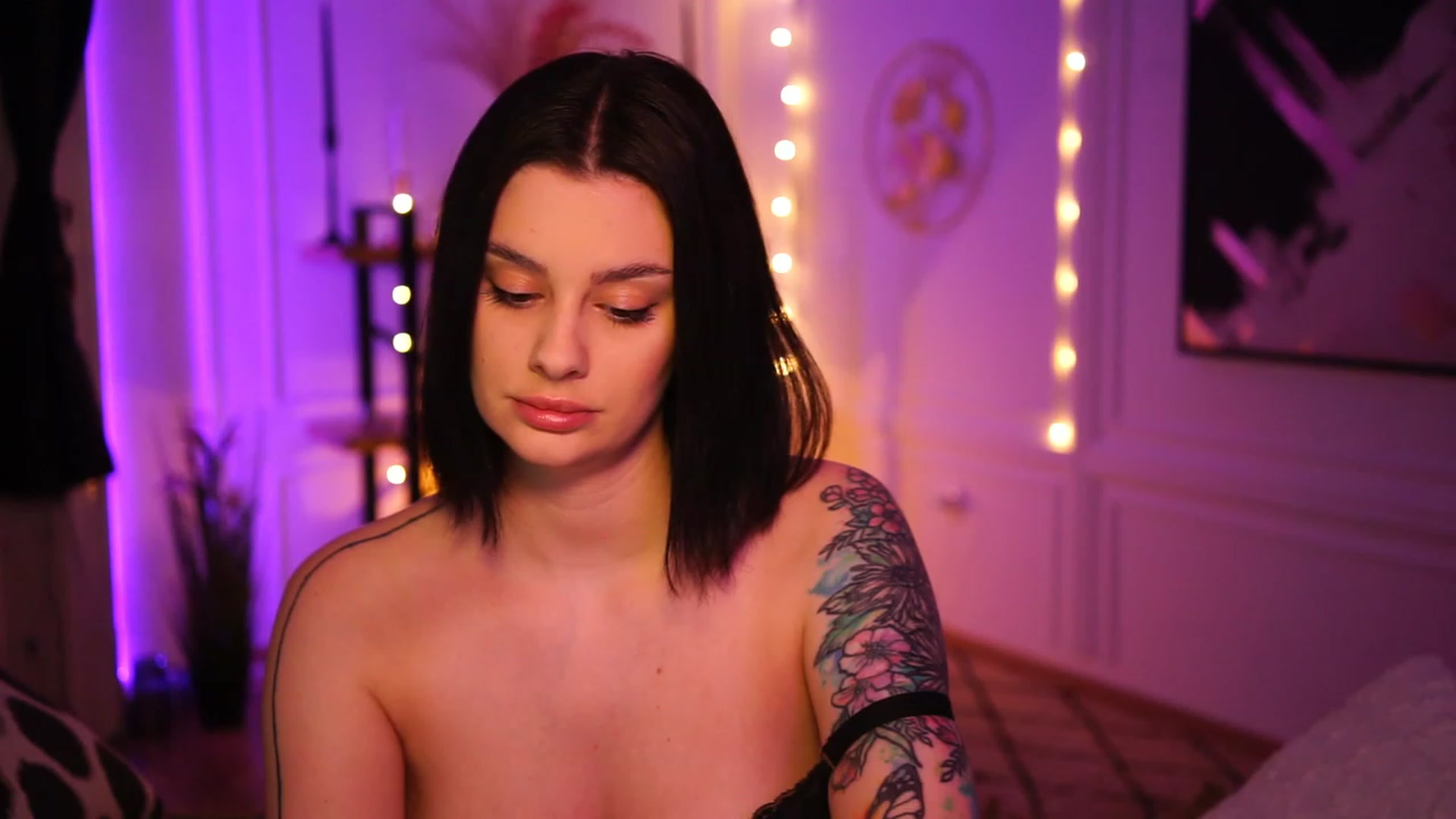 Gallery image thumbnail from lucynutty's myfreecams stream on, 01/21/2023, 18:55 image 15 of 20