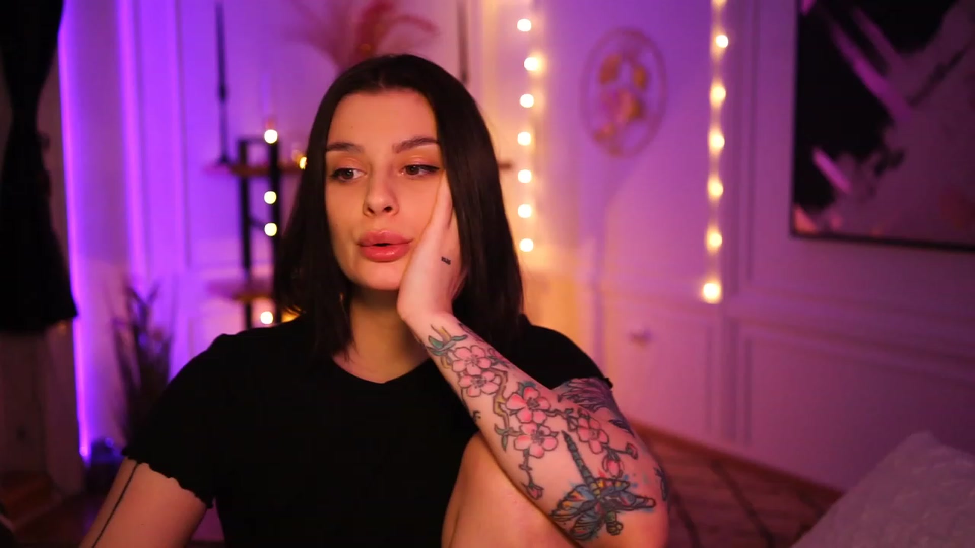 Gallery image thumbnail from lucynutty's myfreecams stream on, 01/21/2023, 21:28 image 3 of 20