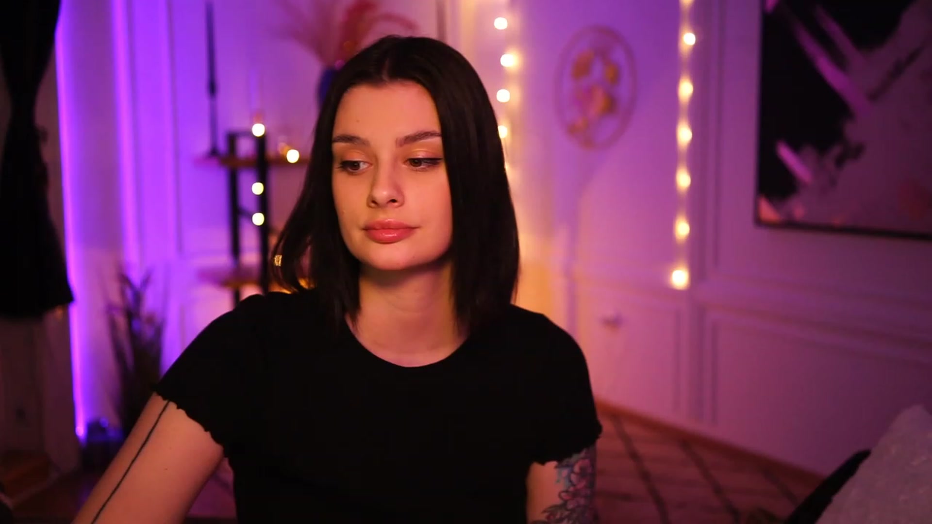 Gallery image thumbnail from lucynutty's myfreecams stream on, 01/21/2023, 21:28 image 17 of 20