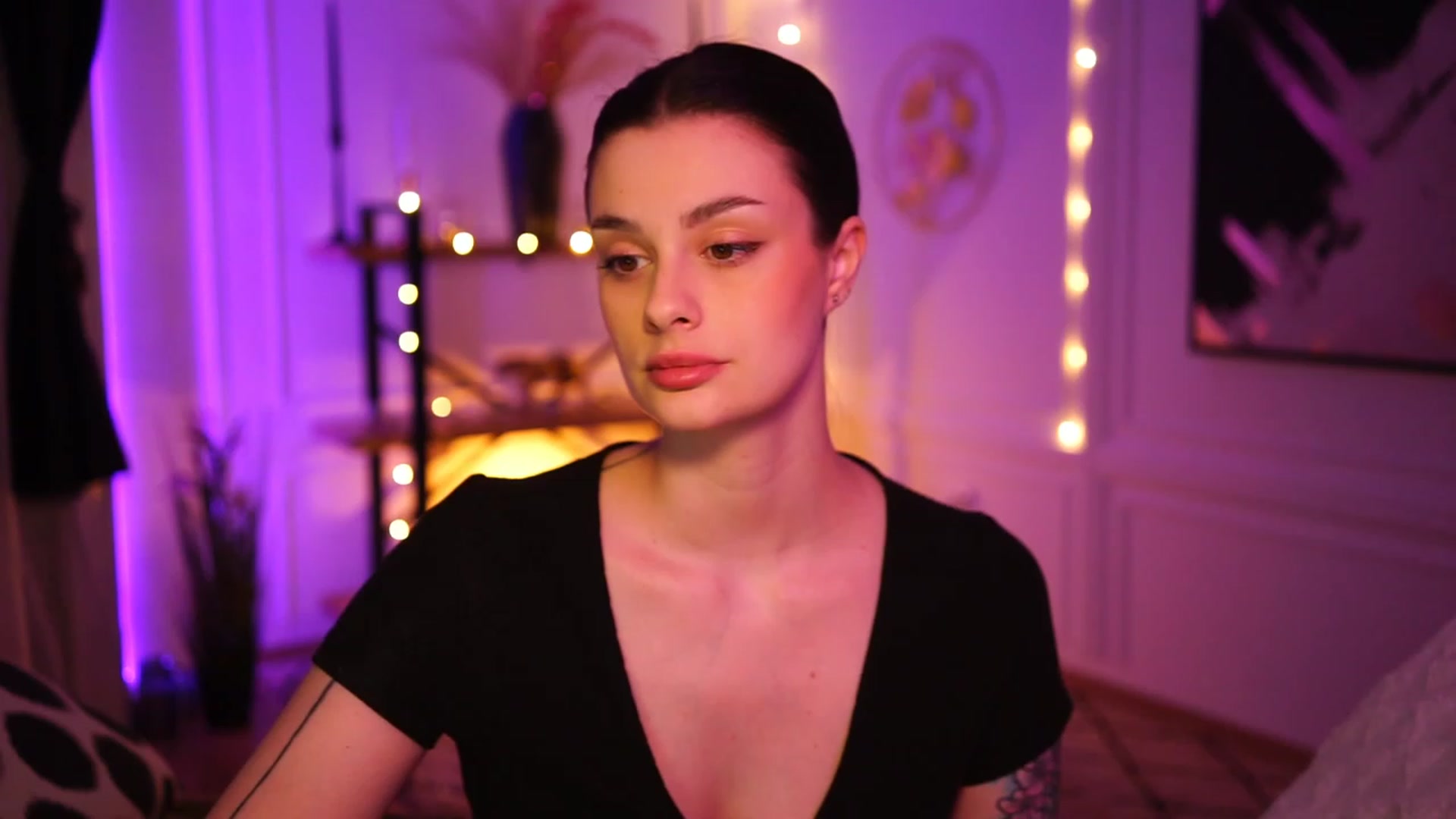 Gallery image thumbnail from lucynutty's myfreecams stream on, 01/22/2023, 15:36 image 12 of 20