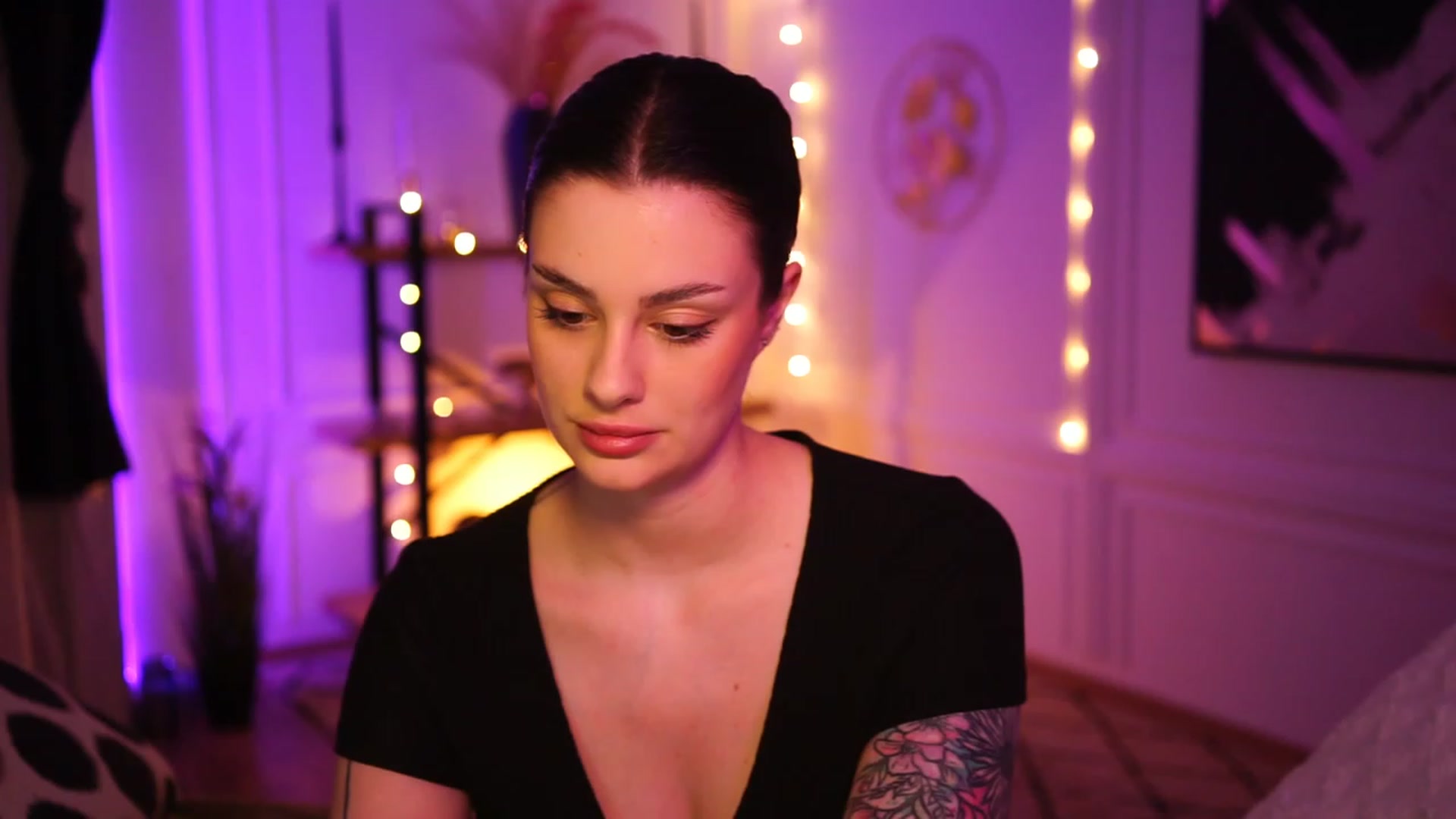 Gallery image thumbnail from lucynutty's myfreecams stream on, 01/22/2023, 15:36 image 20 of 20