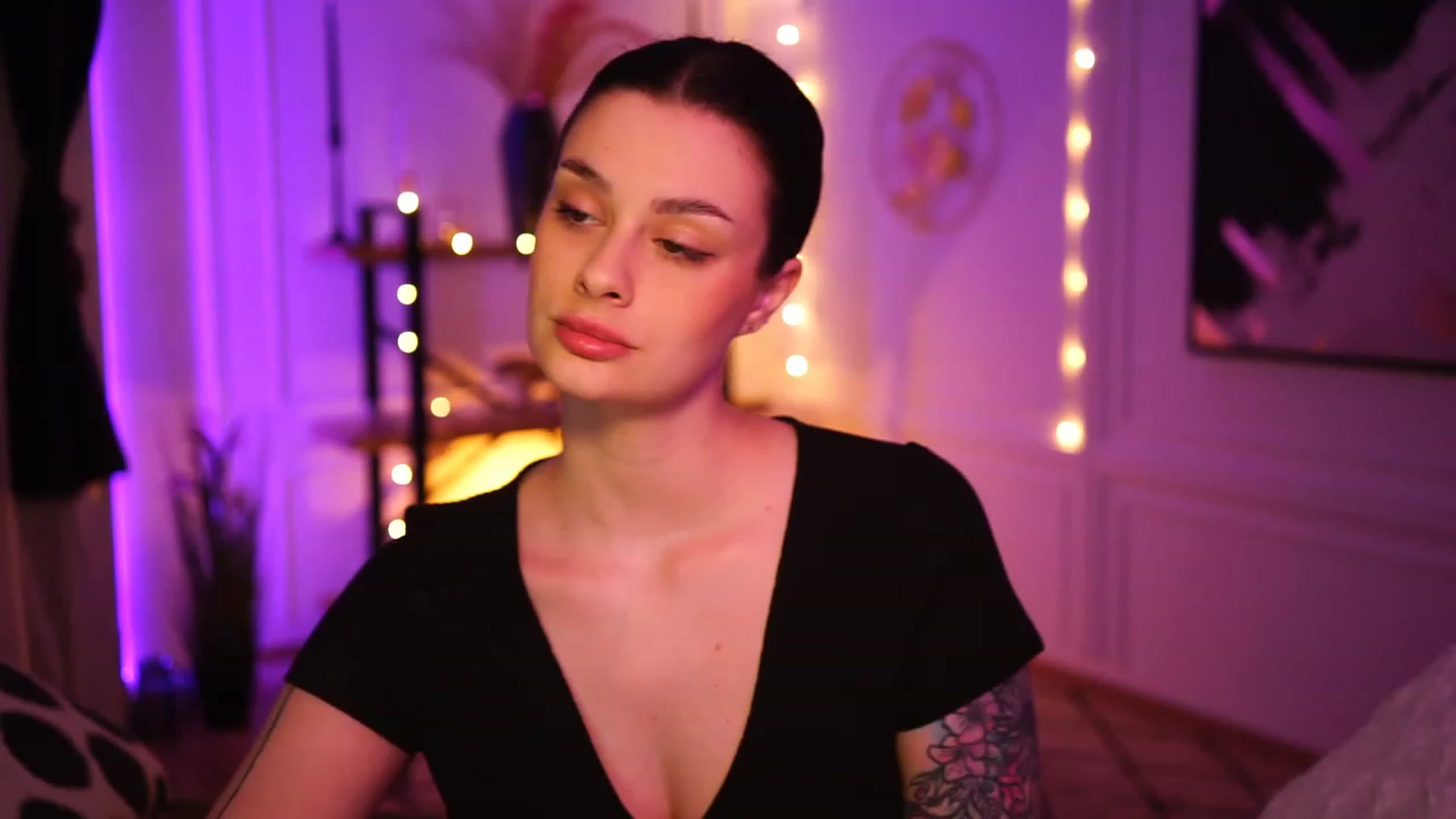 Gallery image thumbnail from lucynutty's myfreecams stream on, 01/22/2023, 15:36 image 3 of 20