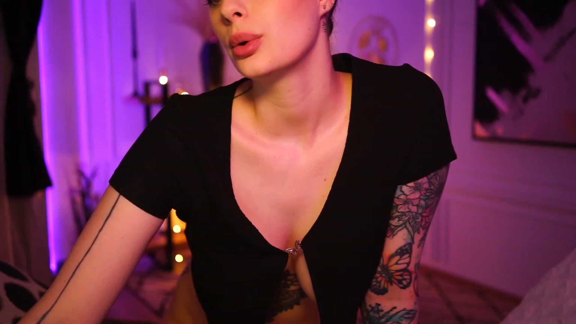Gallery image thumbnail from lucynutty's myfreecams stream on, 01/22/2023, 15:36 image 17 of 20