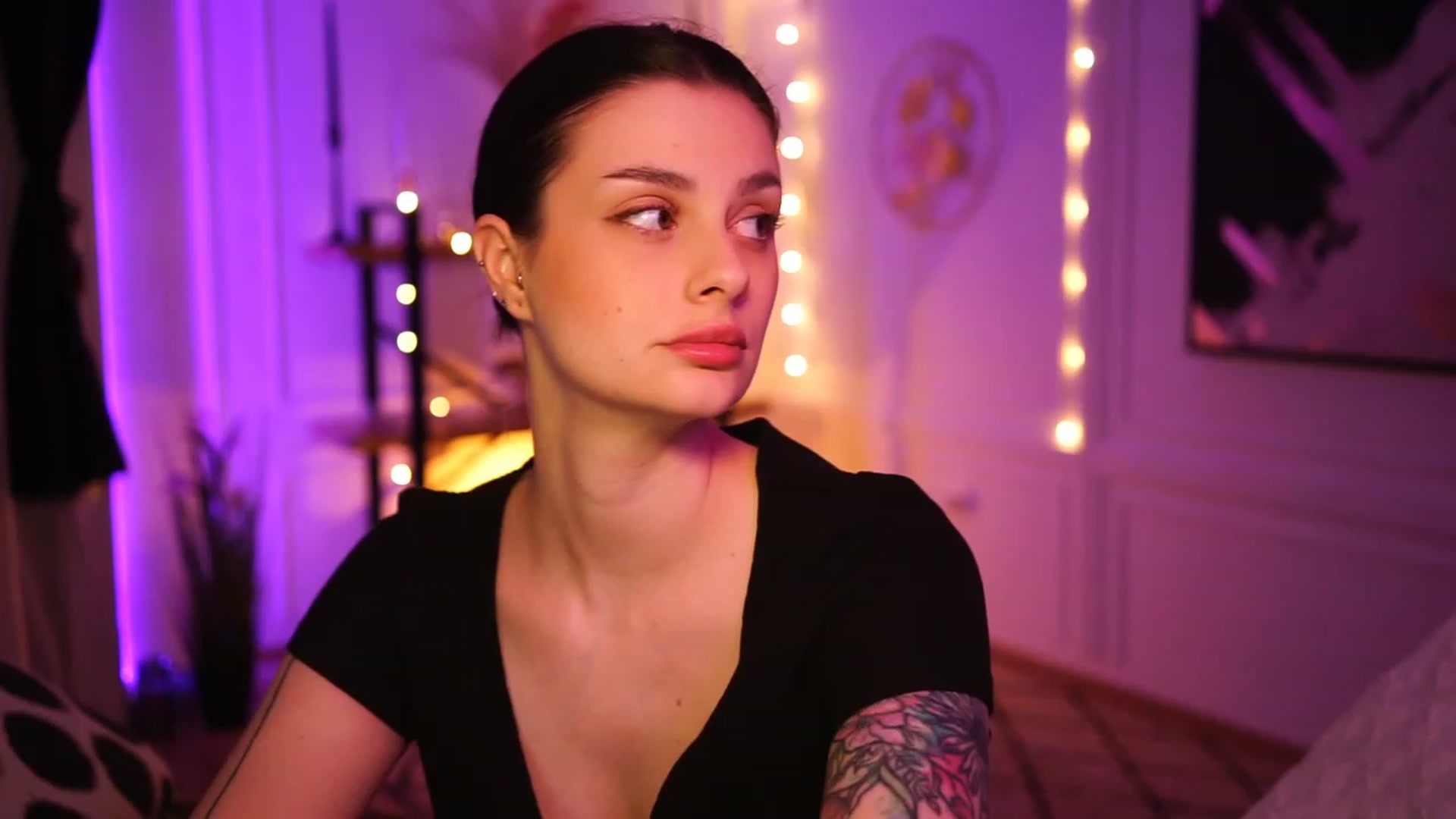 Gallery image thumbnail from lucynutty's myfreecams stream on, 01/22/2023, 15:36 image 16 of 20