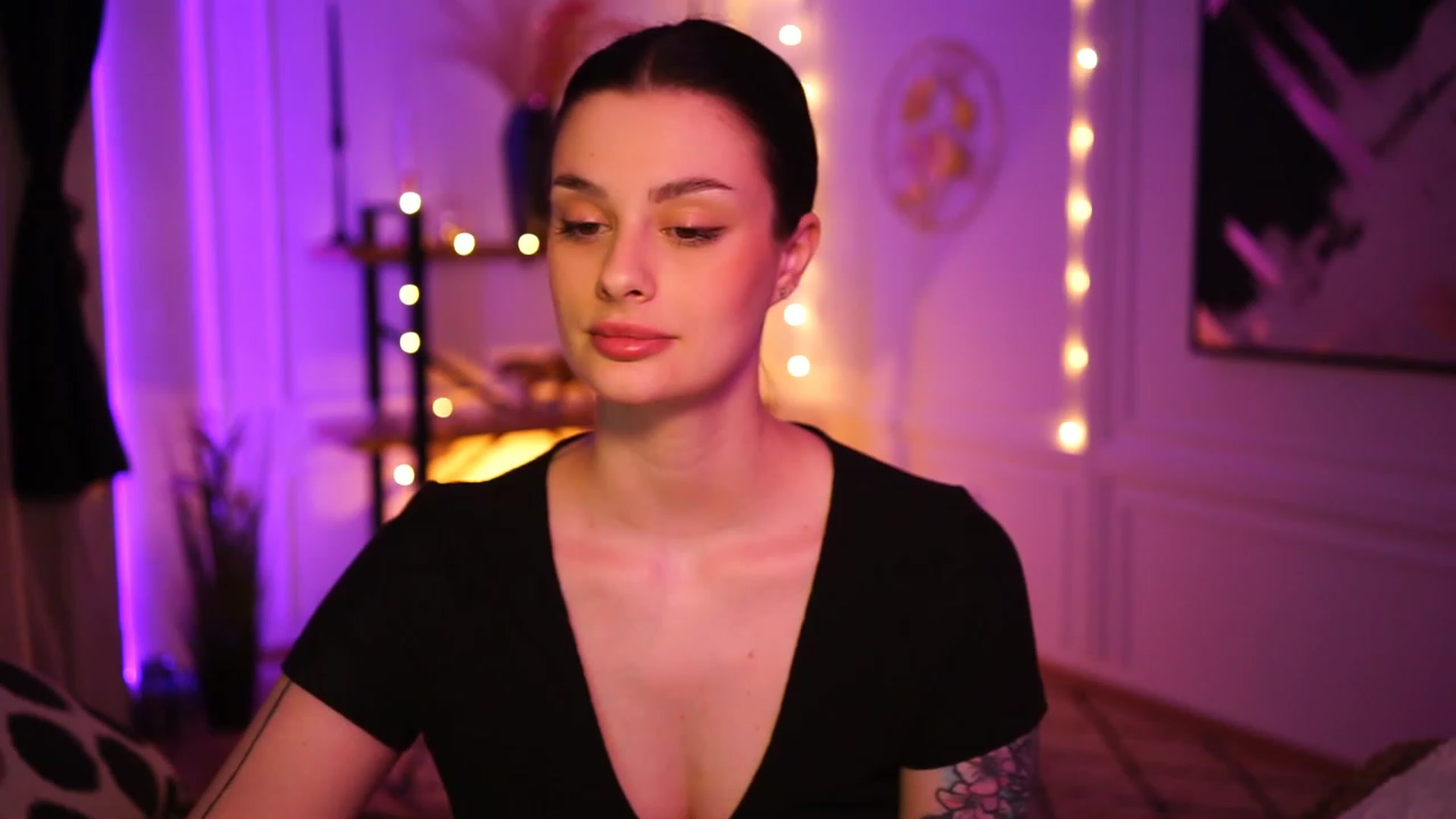 Gallery image thumbnail from lucynutty's myfreecams stream on, 01/22/2023, 16:28 image 1 of 20