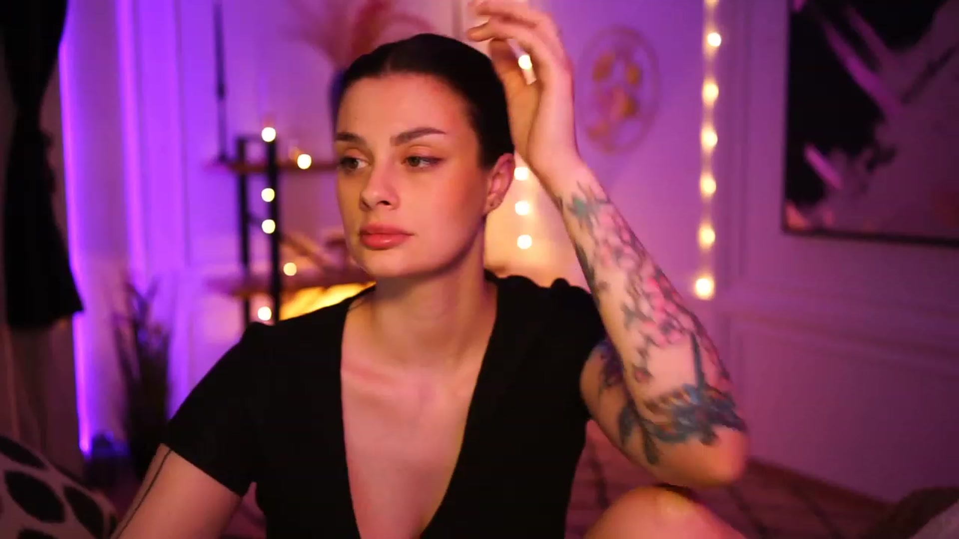 Gallery image thumbnail from lucynutty's myfreecams stream on, 01/22/2023, 16:28 image 18 of 20